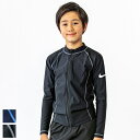 値下げ 30％OFF 送料無料 ラッシュガード キッズ 長袖 ナイキ NIKE 男の子 スクール水着 水泳 ジュニア ロングスリーブ UVカット はっ水 ハイネック 水着 体型カバー 子供用 男児 ボーイズ スポーツウェア Tシャツ 紺 黒 130 140 150 160 1991072 ネコポス