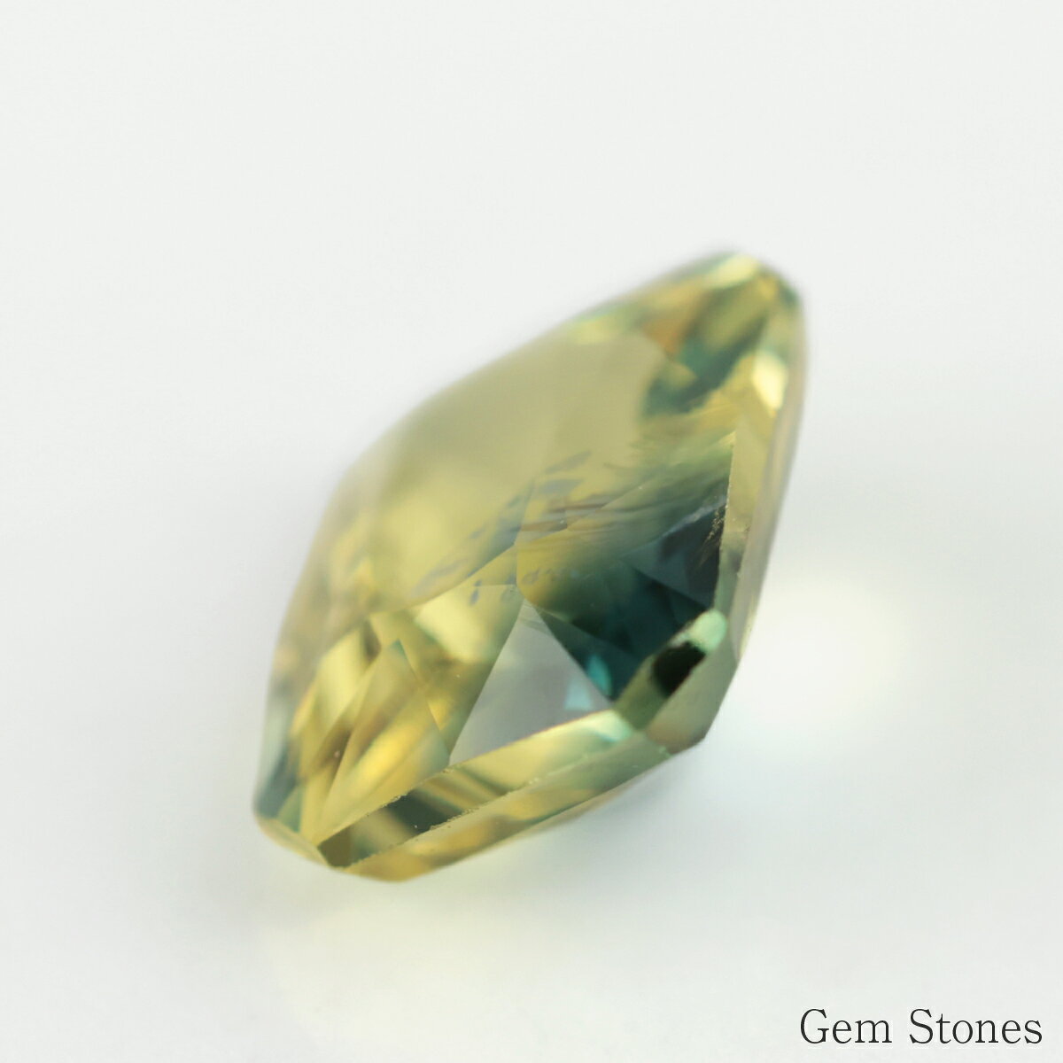 【只今、全品ポイント10倍以上！】 非加熱 グリーンサファイア 0.70ct ルース 宝石...