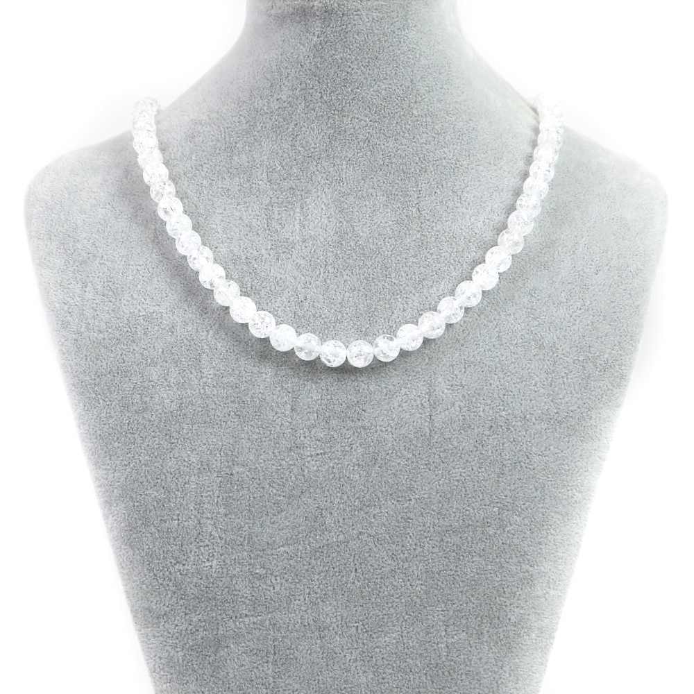 【ビーズサイズ】8mm 【形】丸玉 【全長】約45・50・55cm（ビーズ部分の長さ） ※ビーズサイズは0.5mm前後の誤差がある場合がございます 【マグネットサイズ】8mm ※カニカンへ変更ご希望の場合はセレクトボックスより「カニカンに変更する」をお選びください カニカンの色はマグネットカラーで選択されたものでご指定いただけます カニカンのサイズは約12mmのものとなります 【商品説明】 シンプルな天然石ビーズネックレスになります 長さは（約）45、50、55cmの3サイズよりお選びいただけます 留め具はステンレス製のマグネットタイプを使用しておりますので脱着がとても簡単です シルバーとゴールドの2色からお選びいただけます クラッシュクリスタル、クラック水晶、クラッククリスタル、爆裂水晶など通称名はいろいろございます こちらは人工的にクリスタルに亀裂加工を施したものとなります 全面的にクラックがみられるので衝撃などの取り扱いにはご注意ください かといってそんなにもろくもないので天然石アクセサリーとしてポイント的によく使われるビーズでもあります 光のあたる角度によっては虹色に見えることもあります ※商品ページ画像最後の2枚は当店取り扱いのビーズとなります ご注文後当店作成担当スタッフがビーズよりネックレス加工させていただきます （不良品以外の返品交換はお受けできませんので予めご了承の程お願いいたします） 【パワーストーン】 水晶は古来より世界各地で装飾品・祈祷・儀式・病気の治療などにも使用されたといわれています パワーストーンとして水晶は悪運を退け、あらゆる力が宿る石として全体運を向上させる万能的な石といわれます 【配送につきまして】 ●メール便：送料250円（お買い物合計金額3,000円以上で1通分送料無料） ・ヤマト運輸ネコポスでのお届けとなります ・宅配便同様のお届け日数（翌日〜3日程度での配達）＊一部地域を除く ・ご自宅のポストへのお届けとなります（ご登録のお名前がポストへ記載があることをご確認お願い致します） ・大きさ（上限A4サイズ）：縦31.2cm、横22.8cm、厚さ2.5cm、重さ1kg以内 ※後払い（商品到着後コンビニなどでのお支払い）はご利用頂けます ※代引き決済はできません ※配送日時指定不可 ※発送後の住所変更はできませんので予めご注意ください ※商品紛失などの補償は基本的にございません ●宅配便：送料は配達地域によって異なります（お買い物合計金額3,980円以上で送料無料） ・佐川急便でのお届けとなります ・ドライバーによる手渡しでのお届け ・代引き決済はドライバーへ代金のお支払が可能となります （代引き手数料330円） ・配送日時指定可能 ※初回お届けより1週間以上お受け取りになられない場合は持ち戻りとなり返送となります 返送による送料は運送会社の定価送料を実費ご負担いただくことになりますので 予めご注意くださいますようお願い申し上げます ※当店の判断で日本郵便（レターパック）で発送させていただく場合もございます 予めご了承のほどお願い申し上げます　