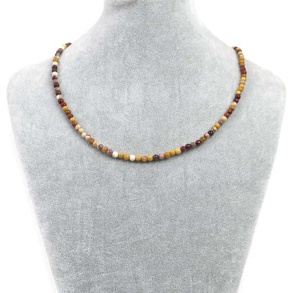 【ビーズサイズ】4mm 【形】丸玉 【全長】約45・50・55cm（ビーズ部分の長さ） ※ビーズサイズは0.5mm前後の誤差がある場合がございます 【マグネットサイズ】6mm ※ネックレスのサイズや磁気の強度のバランス、または在庫の都合などにより8mmに変更させていただく場合がございます ※カニカンへ変更ご希望の場合はセレクトボックスより「カニカンに変更する」をお選びください カニカンの色はマグネットカラーで選択されたものでご指定いただけます カニカンのサイズは約12mmのものとなります 【商品説明】 シンプルな天然石ビーズネックレスになります 長さは（約）45、50、55cmの3サイズよりお選びいただけます 留め具はステンレス製のマグネットタイプを使用しておりますので脱着がとても簡単です シルバーとゴールドの2色からお選びいただけます ムーカイト、ムーアカイト、モッカイトと呼び名も様々ですがジャスパーのグループの天然石となります 赤、朱色、ベージュ、黄色、茶色などマルチカラーの天然石となります 和名では碧玉（へきぎょく）といい、すなわちジャスパーのことになります ムーカイトはオーストラリアのムーカ地区で発見されたことから由来しております 主な産地はオーストラリア、北アメリカ、南アフリカなどになります ムーカイトは大自然の大地を連想させるブラウン調の天然石です ユニークなマーブル調の色合いも人気がありブレスレットやネックレスなどの材料としてよく使用されております 硬度も高く安心して使用できる天然石となります ※商品ページ画像最後の2枚は当店取り扱いのビーズとなります ご注文後当店作成担当スタッフがビーズよりネックレス加工させていただきます （不良品以外の返品交換はお受けできませんので予めご了承の程お願いいたします） 【パワーストーン】 大地のエネルギーが宿り、閉じこもった気持ちに解放的なパワーを与えてくれるといわれます 【配送につきまして】 ●メール便：送料250円（お買い物合計金額3,000円以上で1通分送料無料） ・ヤマト運輸ネコポスでのお届けとなります ・宅配便同様のお届け日数（翌日〜3日程度での配達）＊一部地域を除く ・ご自宅のポストへのお届けとなります（ご登録のお名前がポストへ記載があることをご確認お願い致します） ・大きさ（上限A4サイズ）：縦31.2cm、横22.8cm、厚さ2.5cm、重さ1kg以内 ※後払い（商品到着後コンビニなどでのお支払い）はご利用頂けます ※代引き決済はできません ※配送日時指定不可 ※発送後の住所変更はできませんので予めご注意ください ※商品紛失などの補償は基本的にございません ●宅配便：送料は配達地域によって異なります（お買い物合計金額3,980円以上で送料無料） ・佐川急便でのお届けとなります ・ドライバーによる手渡しでのお届け ・代引き決済はドライバーへ代金のお支払が可能となります （代引き手数料330円） ・配送日時指定可能 ※初回お届けより1週間以上お受け取りになられない場合は持ち戻りとなり返送となります 返送による送料は運送会社の定価送料を実費ご負担いただくことになりますので 予めご注意くださいますようお願い申し上げます ※当店の判断で日本郵便（レターパック）で発送させていただく場合もございます 予めご了承のほどお願い申し上げます　