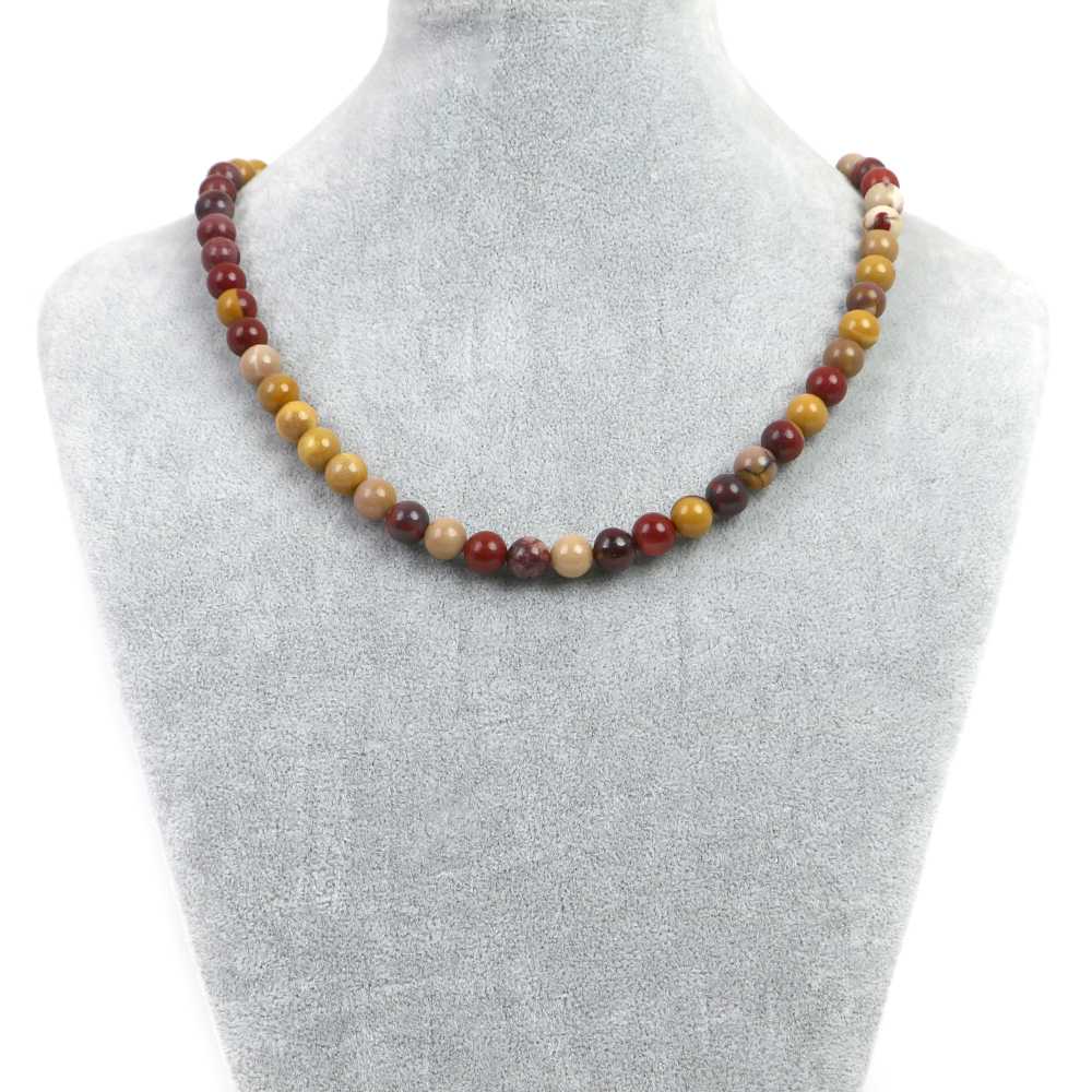 【ビーズサイズ】8mm 【形】丸玉 【全長】約45・50・55cm（ビーズ部分の長さ） ※ビーズサイズは0.5mm前後の誤差がある場合がございます 【マグネットサイズ】8mm ※カニカンへ変更ご希望の場合はセレクトボックスより「カニカンに変更する」をお選びください カニカンの色はマグネットカラーで選択されたものでご指定いただけます カニカンのサイズは約12mmのものとなります 【商品説明】 シンプルな天然石ビーズネックレスになります 長さは（約）45、50、55cmの3サイズよりお選びいただけます 留め具はステンレス製のマグネットタイプを使用しておりますので脱着がとても簡単です シルバーとゴールドの2色からお選びいただけます ムーカイト、ムーアカイト、モッカイトと呼び名も様々ですがジャスパーのグループの天然石となります 赤、朱色、ベージュ、黄色、茶色などマルチカラーの天然石となります 和名では碧玉（へきぎょく）といい、すなわちジャスパーのことになります ムーカイトはオーストラリアのムーカ地区で発見されたことから由来しております 主な産地はオーストラリア、北アメリカ、南アフリカなどになります ムーカイトは大自然の大地を連想させるブラウン調の天然石です ユニークなマーブル調の色合いも人気がありブレスレットやネックレスなどの材料としてよく使用されております 硬度も高く安心して使用できる天然石となります ※商品ページ画像最後の2枚は当店取り扱いのビーズとなります ご注文後当店作成担当スタッフがビーズよりネックレス加工させていただきます （不良品以外の返品交換はお受けできませんので予めご了承の程お願いいたします） 【パワーストーン】 大地のエネルギーが宿り、閉じこもった気持ちに解放的なパワーを与えてくれるといわれます 【配送につきまして】 ●メール便：送料250円（お買い物合計金額3,000円以上で1通分送料無料） ・ヤマト運輸ネコポスでのお届けとなります ・宅配便同様のお届け日数（翌日〜3日程度での配達）＊一部地域を除く ・ご自宅のポストへのお届けとなります（ご登録のお名前がポストへ記載があることをご確認お願い致します） ・大きさ（上限A4サイズ）：縦31.2cm、横22.8cm、厚さ2.5cm、重さ1kg以内 ※後払い（商品到着後コンビニなどでのお支払い）はご利用頂けます ※代引き決済はできません ※配送日時指定不可 ※発送後の住所変更はできませんので予めご注意ください ※商品紛失などの補償は基本的にございません ●宅配便：送料は配達地域によって異なります（お買い物合計金額3,980円以上で送料無料） ・佐川急便でのお届けとなります ・ドライバーによる手渡しでのお届け ・代引き決済はドライバーへ代金のお支払が可能となります （代引き手数料330円） ・配送日時指定可能 ※初回お届けより1週間以上お受け取りになられない場合は持ち戻りとなり返送となります 返送による送料は運送会社の定価送料を実費ご負担いただくことになりますので 予めご注意くださいますようお願い申し上げます ※当店の判断で日本郵便（レターパック）で発送させていただく場合もございます 予めご了承のほどお願い申し上げます　