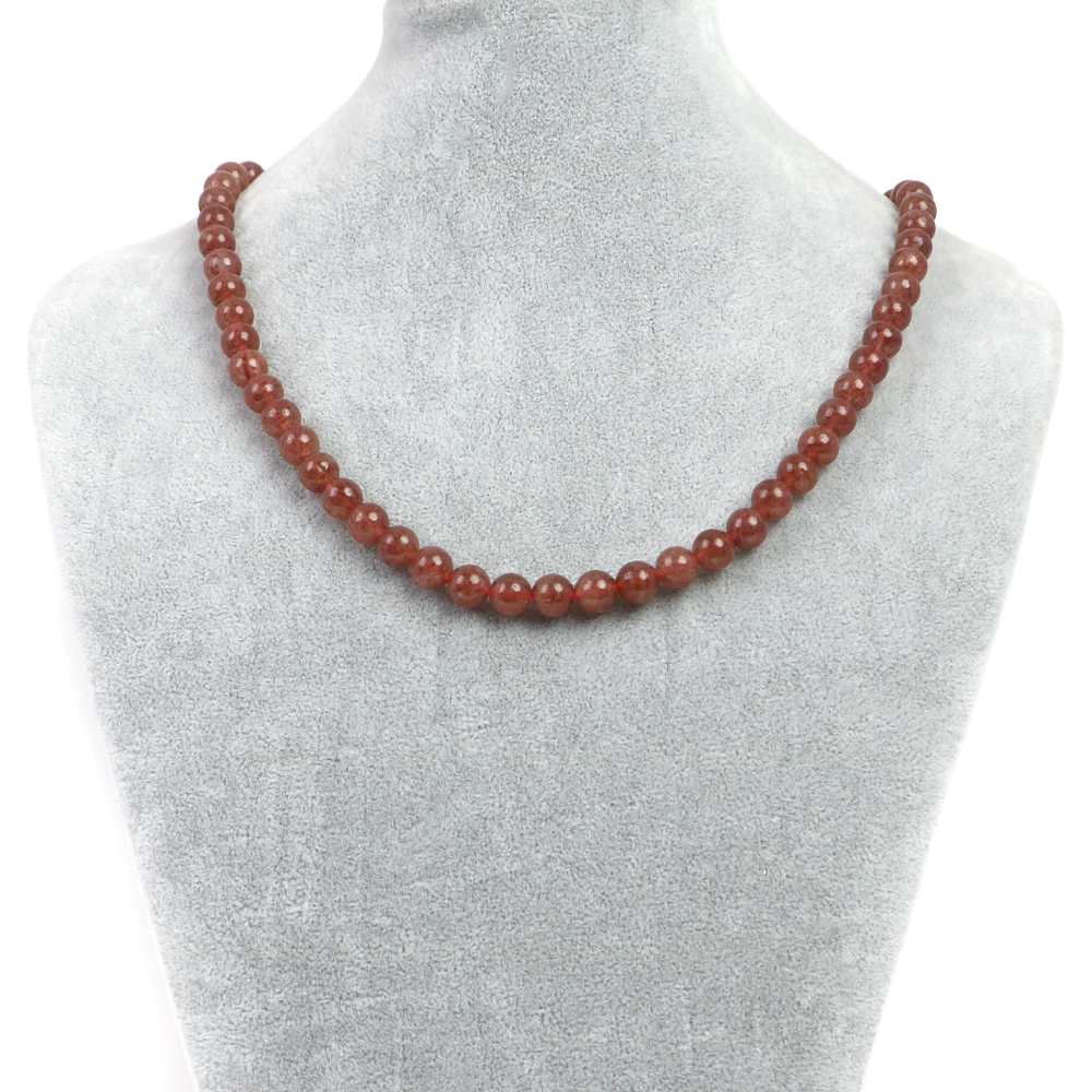 【ビーズサイズ】8mm 【形】丸玉 【全長】約45・50・55cm（ビーズ部分の長さ） ※ビーズサイズは0.5mm前後の誤差がある場合がございます 【マグネットサイズ】8mm ※カニカンへ変更ご希望の場合はセレクトボックスより「カニカンに変更する」をお選びください カニカンの色はマグネットカラーで選択されたものでご指定いただけます カニカンのサイズは約12mmのものとなります 【商品説明】 シンプルな天然石ビーズネックレスになります 長さは（約）45、50、55cmの3サイズよりお選びいただけます 留め具はステンレス製のマグネットタイプを使用しておりますので脱着がとても簡単です シルバーとゴールドの2色からお選びいただけます モスコバイトは「Micaマイカ」「雲母うんも」のグループの一種で和名では「白雲母しろうんも」といいます 流通しているモスコバイトは赤みがかった中につぶつぶの内包物を含む天然石となります 白雲母は白だけかと思えばそうではなく様々で無色、黄色、褐色、淡緑色、紫色、緑色など、ガラス状から絹糸状の光沢をもちます 含有する成分で色も異なり、モスコバイトが赤褐色なのはマンガンを含有し、石英の再結晶が進んで透明度が高まったクォーツァイトとなります 同じような鉱物で緑色のアベンチュリンがありますがこちらはクロム白雲母を含み結晶化した天然石となります 中につぶつぶキラキラとする内包物が確認できますが、この効果をアベンチュレッセンスと呼びます アベンチュレッセンスはアベンチュリンだけではなく、他にもサンストーンなどにも見られるキラキラ感のことになります モスコバイトの主な産出国はロシア、中国などになります モスコバイトの語源はロシアの「モスクワ」からとされています かつてロシアの鉱山で産出された雲母はガラスの材料として使用されたといわております 現代ではモスコバイトは赤みを帯びた愛らしいビジュアルからアクセサリーとして多く使用されております ※商品ページ画像最後の2枚は当店取り扱いのビーズとなります ご注文後当店作成担当スタッフがビーズよりネックレス加工させていただきます （不良品以外の返品交換はお受けできませんので予めご了承の程お願いいたします） 【パワーストーン】 モスコバイトは精神的な緊張や束縛から解放し、自由で斬新なアイデアを導くパワーストーンといわれます 【配送につきまして】 ●メール便：送料250円（お買い物合計金額3,000円以上で1通分送料無料） ・ヤマト運輸ネコポスでのお届けとなります ・宅配便同様のお届け日数（翌日〜3日程度での配達）＊一部地域を除く ・ご自宅のポストへのお届けとなります（ご登録のお名前がポストへ記載があることをご確認お願い致します） ・大きさ（上限A4サイズ）：縦31.2cm、横22.8cm、厚さ2.5cm、重さ1kg以内 ※後払い（商品到着後コンビニなどでのお支払い）はご利用頂けます ※代引き決済はできません ※配送日時指定不可 ※発送後の住所変更はできませんので予めご注意ください ※商品紛失などの補償は基本的にございません ●宅配便：送料は配達地域によって異なります（お買い物合計金額3,980円以上で送料無料） ・佐川急便でのお届けとなります ・ドライバーによる手渡しでのお届け ・代引き決済はドライバーへ代金のお支払が可能となります （代引き手数料330円） ・配送日時指定可能 ※初回お届けより1週間以上お受け取りになられない場合は持ち戻りとなり返送となります 返送による送料は運送会社の定価送料を実費ご負担いただくことになりますので 予めご注意くださいますようお願い申し上げます ※当店の判断で日本郵便（レターパック）で発送させていただく場合もございます 予めご了承のほどお願い申し上げます　