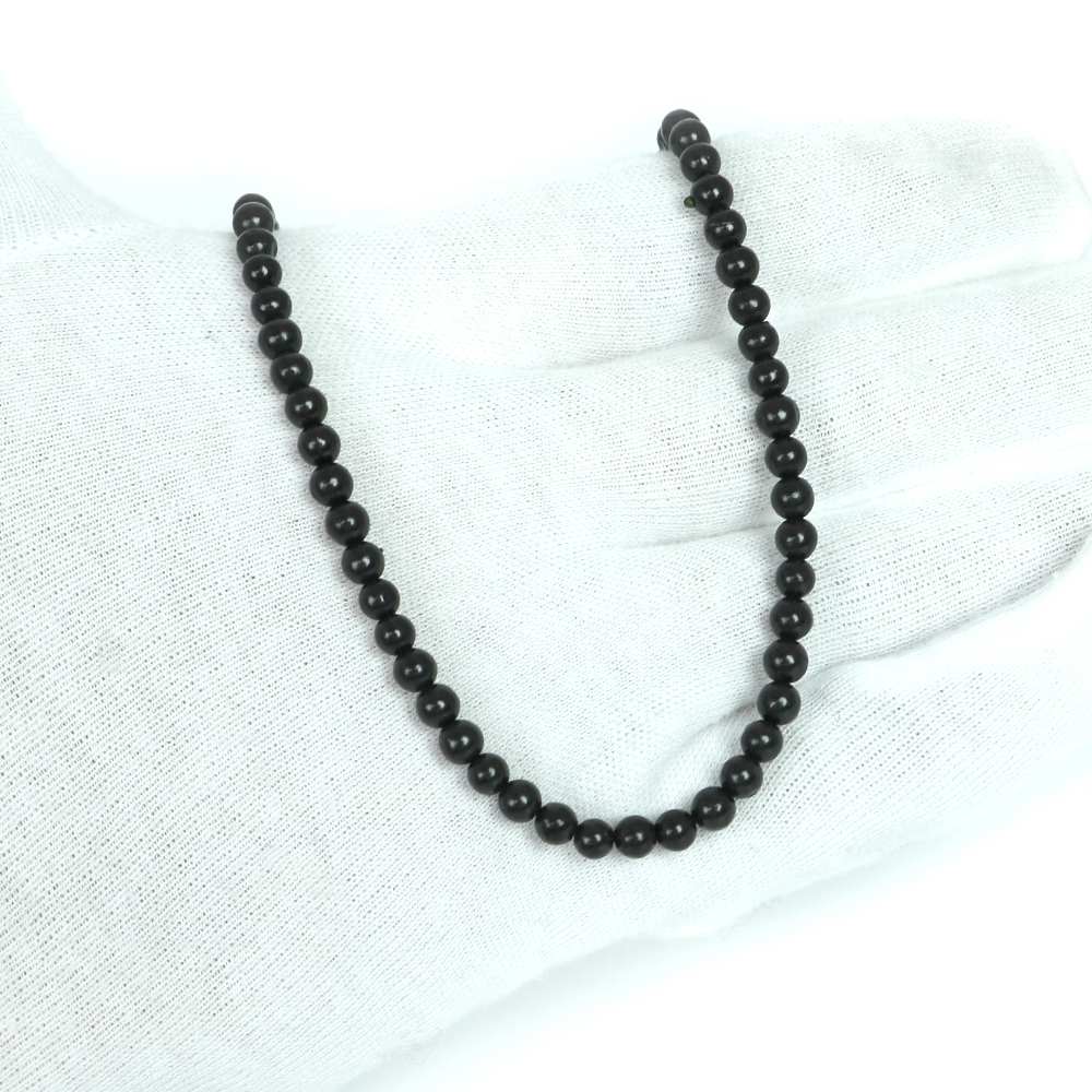 ジェムバザールのシンプルストーンネックレス シュンガイト shungite ロシア産 【丸玉】4mm【天然石 ビーズ パワーストーン】｜アングル2