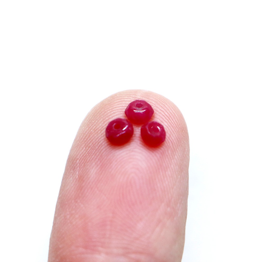 ●1粒売り●カラージェード(レッド・染め)【ボタンカット】2×4mm【天然石 ビーズ パワーストーン】