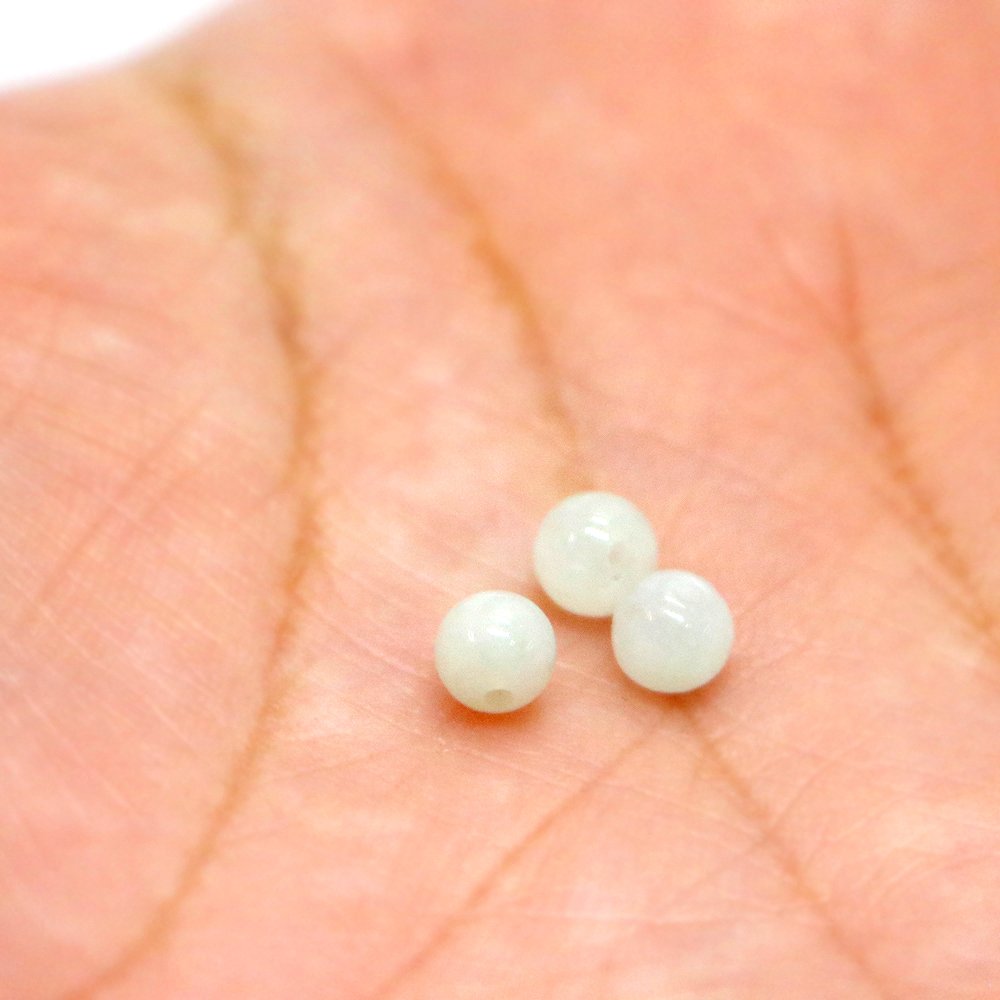 ●1粒売り●翡翠（ミャンマージェイド）【丸玉】4mm【天然石 ビーズ パワーストーン】