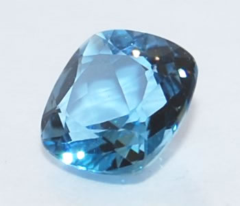 ジェムパレスのアクアマリン ファンシーシェイプ スクエア クッションカット ルース-0.720ct 【店頭受取対応商品】｜アングル2