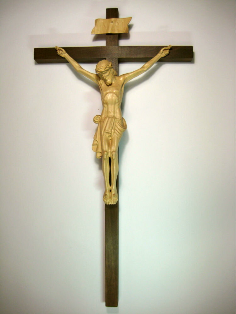 ◆◆　製品仕様　◆◆ ・木彫り 磔刑像（たっけいぞう）クルチフィクス 　「チロリアン」タイプ"C" 　（Tyrolean crucifix cross Type-C） 《 像 》 　・素材　： 木製（自然木、無垢材） 　・仕上げ： ニス仕上げ C 　　（ごく薄い茶色で色付けし、ワックス磨き） 　　 　N = Light stain, wax polished 　・彩色　： 手彩色 　・高さ　： 20.0 cm（頭〜つま先） 《 十字架 》 　・素材　： 木製（自然木） 　・仕上げ： 白木に濃い茶色で着色 　・高さ　： 43 cm ・レーピ社製（イタリア） ・メーカー品質保証書付 ◆◆　商品・ブランド　説明　◆◆ 　木彫りの磔刑像（たっけいぞう）クルチフィクス、「チロリアン」タイプ"C"のシリーズです。 　キリスト像は、天然木から彫出した白木に、ごくごく薄い茶色で色付けしワックス磨きしています。白木の色合いと温かみを残しつつ、ホコリや汚れから大切なお像を守ります。 ※但し、像のお体は単体で彫出し、両腕は別に彫出しきれいに接着しております。 イタリアのレーピ（LEPI）社製で、お顔の表情まで見てとれる精度できわめて精巧に細部まで彫られていています。 　レーピ社は北イタリア・ドロミテのガルディーナ渓谷で1920年に設立で創業100年。キリスト教カトリック聖具の欧州では有名な信頼の高級木彫りブランドです。そのお像や十字架はヨーロッパ各地の教会で広く使われています。その証として、品質保証書が付いています。 　市販のお像は大半はプラスティク樹脂（レジン）か人造大理石製で、温かみと高級感のある木彫りはとても珍しく日本国内では入手困難です。 ◆ この商品に関する注意事項 ◆ ・素材（自然木）の特性や手彩色（手塗り）によって、製品により多少の違いがあることがございます。 ・商品画像の色は撮影状況やパソコン等の環境によって、実物と少し差が出ることがございます。 以上、あらかじめご了承ください。 * * * * * * * * * * * * * * * * * * * * * * * * * * * * ●木彫り 磔刑像（たっけいぞう）クルチフィクス 　「チロリアン」タイプ"C"　シリーズ　20種 　▼像の仕上げ：5種 　　・白木 　　　　　・ニス塗り 　　・ダークブラウン ・ ライトブラウン濃淡2色 　　・カラー 　▼像の高さ：4種 　　・12, 15, 20, 25 cm（十字架の高さは、像の2倍強） ◎仕上げ5種、高さ4種の組合せで、20種の商品シリーズ ◎彩色商品は、全て手彩色です。 ※楽天市場には順次掲載していきますが、未掲載商品つきましてはお気軽にお問合せ下さい。どの商品もお取り寄せ可能です。ご検討・購入して頂ける様に商品掲載いたします。 * * * * * * * * * * * * * * * * * * * * * * * * * * * * 【お届け方法】（全国送料無料） 日本郵便又は、ヤマト宅急便（追跡サービス有）にて対面でお届け。※お届け日時のご希望承ります。 【返品・交換について】 ご安心してご注文して頂ける様に弊店では、商品開封後でも未使用でしたら返品・交換を承ります。 詳細は下記の"↓Shopping Guide"の『返品・交換について』をご確認下さい。 * * * * * * * * * * * * * * * * * * * * * * * * * * * * 　弊店はイタリア・レーピ社より直輸入で皆様にお届けしております。品種、仕上げ、サイズ等の組合せにより品種は1万点にも及び非常に多種多様で、お気に召して頂ける商品もあるかと存じます。 　尚、レーピ社製品はカトリックの聖具だけでなく、その木彫り技術を生かしてオブジェや飾りとしての人物・動物・アクセサリーなど一般の木彫り製品も多数ございます。 * * * * * * * * * * * * * * * * * * * * * * * * * * * *