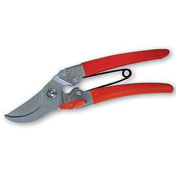 【北海道・沖縄・離島　別送料】ご注文後、ご連絡いたします 【メーカー直送】お客様都合による返品交換はできません ※画像は代表画像です。ご購入前に仕様をご確認下さい 【特長】 ・電気・通信工事用、樹脂製品の切断に ・用途：モール(壁・床面モール20mmまで)、各種樹脂板、ビニール線、ビニールホース、ゴムホース等 ・刃部に高精度熱処理を施した剛性に優れた製品 ・指先だけで軽く確実なタッチのジュラゴン樹脂製安全ロック ・ソフトで握りやすく滑りにくいポリ塩化ビニール製ソフトグリップ 【仕様】 ■メーカー：アックスブレーン AX BRAIN ■品名：電工万能バサミ ■品番：DC-205 ■全長：205mm ■材質：刃/SKS-51高級合金工具鋼を使用、錆に強いハードクロム仕上げ ■JANコード：4528235632057 ■管理コード：ON400アックスブレーン 電工万能バサミ DC-205 2