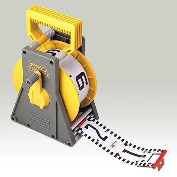 YAMAYO ヤマヨ測定機 リボンロッド 60mm幅 30m ケース付 R6B30M E2タイプ（表タテ数字20cm毎赤白 裏ヨコ数字1m毎赤白） リボンテープ【測量/土木/建築/現場写真/工事写真】