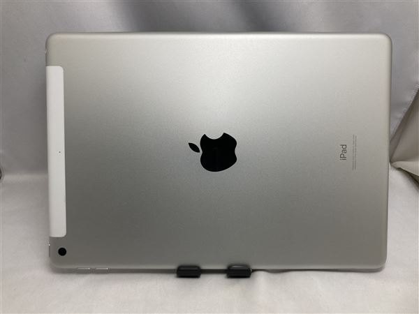 【中古】【安心保証】 iPad 10.2インチ 第8世代[32GB] セルラー au シルバー