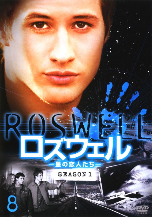 タイトル 初限）8．ロズウェル 星の恋人たち 1st 【DVD】 &nbsp; ロズウェルホシノコイビトタチシーズンワン アーティスト名 シリ・アップルビー ジャンル 洋画SF(TV) 発売日 2006/03/10発売 規格番号 FXBS-27222 JAN 4988142351128 アメリカのニューメキシコ州・ロズウェルを舞台に、人間として生活しているエイリアンと人間との恋愛や友情を描いたSF青春ドラマ。 ※中古商品の場合、商品名に「初回」や「限定」・「○○付き」（例　Tシャツ付き）等の記載がございましても、特典等は原則付属しておりません。また、中古という特性上ダウンロードコード・プロダクトコードも保証の対象外です。コードが使用できない等の返品はお受けできません。ゲーム周辺機器の箱・取扱説明書及び、ゲーム機本体のプリインストールソフト、同梱されているダウンロードコードは初期化をしていますので、保証の対象外となっております。 尚、商品画像はイメージです。 ※2点以上お買い求めのお客様へ※ 当サイトの商品は、ゲオの店舗と共有しております。 商品保有数の関係上、異なる店舗から発送になる場合があり、お届けの荷物が複数にわかれたり、到着日時が異なる可能性がございます。（お荷物が複数になっても、送料が重複する事はございません） 尚、複数にわけて発送した場合、お荷物にはその旨が記載されておりますので、お手数ですが、お荷物到着時にご確認いただけますよう、お願い申し上げます。 ※ご登録頂いた配送先住所内容の不備等により、弊社へ商品が返還された場合は自動的にキャンセル処理となりますので、配送先住所の登録の際には、お間違いのないよう、くれぐれもご注意お願い申し上げます。 ※商品の状態問合せに関しまして、弊社は複数の拠点で商品の管理を行っておりますので、お答えができません。 ※当サイトの在庫について 当サイトの商品は店舗と在庫共有をしており、注文の重複や、商品の事故等が原因により、ご注文頂いた後に、 キャンセルさせていただく場合がございます。 楽天ポイントの付与・買いまわり店舗数のカウント等につきましても、発送確定した商品のみの対象になりますので、キャンセルさせて頂いた商品につきましては、補償の対象外とさせていただきます。 ご了承の上ご注文下さい。