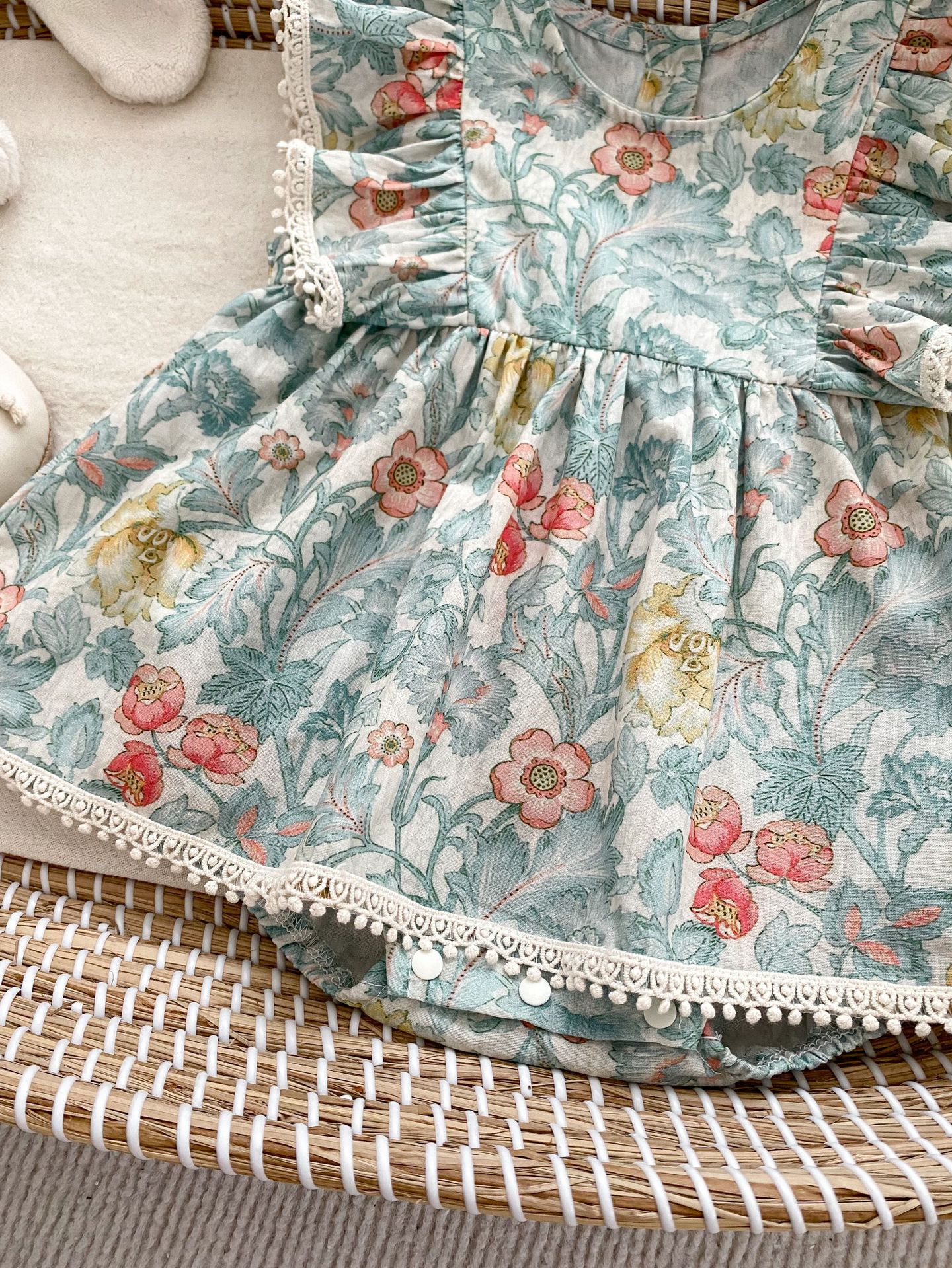 ベビー服 女の子 80 夏 ベビー服 赤ちゃん ベビー コットン 綿 ベビー服 女の子 かわいい おしゃれ ハーフバースデー お宮参り お食い初め 百日祝い 花柄 涼しい グリーン フリル ロンパース ラッピング 60cm 70cm 90cm 春 秋 出産祝い ギフト シンプル