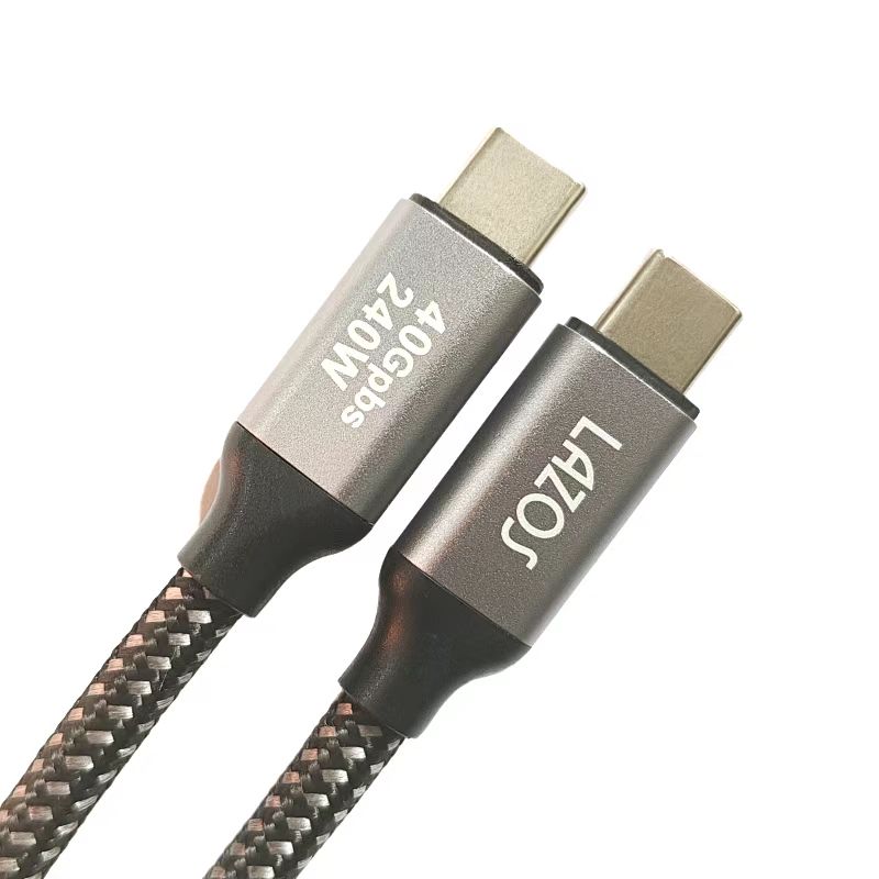 商品情報ポートType C – Type C機能データ転送 USB4 Gen3 40Gbps (8K/60Hz出力対応) / DP Alt Mode (オルタネートモード) 充電 PD 48V/5A 240W max対応機種Type Cポート搭載機器パッケージタイプ箱パッケージLazos USB Type-Cケーブル PD EPR対応 データ転送　1m L-TCPE-B1　2m L-TCPE-B2　シルバー　ケーブル　ラソス　らそす ●最大240W高速充電 ●DP Alt Mode超高速通信●三重シールド 【注意】●ご使用される端末や電源の性能によって供給される電流値が異なります●USB Power Delivery EPR対応により、最大240W(48V/5A)の大電力で接続機器への給電が可能です　※240Wの受給電機能を利用するには、　　USB充電器・ケーブル・接続される機器のすべてがUSB PD EPR対応である必要がございます●従来のUSB Power Delivery 最大100W(20V/5A)にも対応しています　※接続する充電器・ケーブル・機器がUSB Power Delivery対応である必要がございます 2
