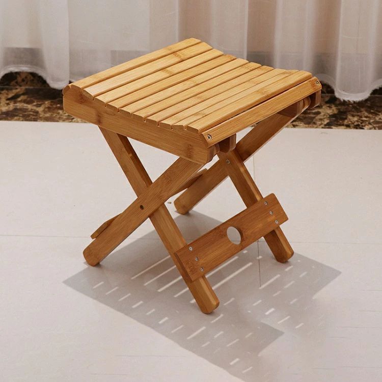 商品説明商品名折りたたみ 椅子適　応サイズ画像をご覧ください。 素材竹製 カラー木色 商品について 【使いやすい 】 持ち運びするときも軽いので片手で運べます。また、家具の隙間に簡単収納でき、シンプルで使いやすいデザイン。部屋のスペースを確保！ 【商品説明】 使わない時はコンパクトに収納できる便利な竹製チェア（エステスツール）。エステサロン、使用しない時は邪魔にならないように折りたたみが出来ます。 【一般名・用途・場所等】 折りたたみ椅子 。シャワーチェア、釣り、キャンプ、旅行、風呂椅子、踏み台、サウナなどに適しています。 返品について●返品ご希望の際は商品到着から7日以内に必ず当店までご連絡をお願いいたします。●ご連絡がない場合の返品はご遠慮ください。●ご連絡を頂けましたらスムーズに対応できますので、ご協力いただけますようお願い申し上げます。注意事項商品写真はできる限り実物の色に近づけるよう努力しておりますが、 お客様がご使用になられるパソコンのモニターやカラー設定お部屋の照明日光などにより色の変化が感じられる場合がございます。 予めご理解いただきますようお願い致します。