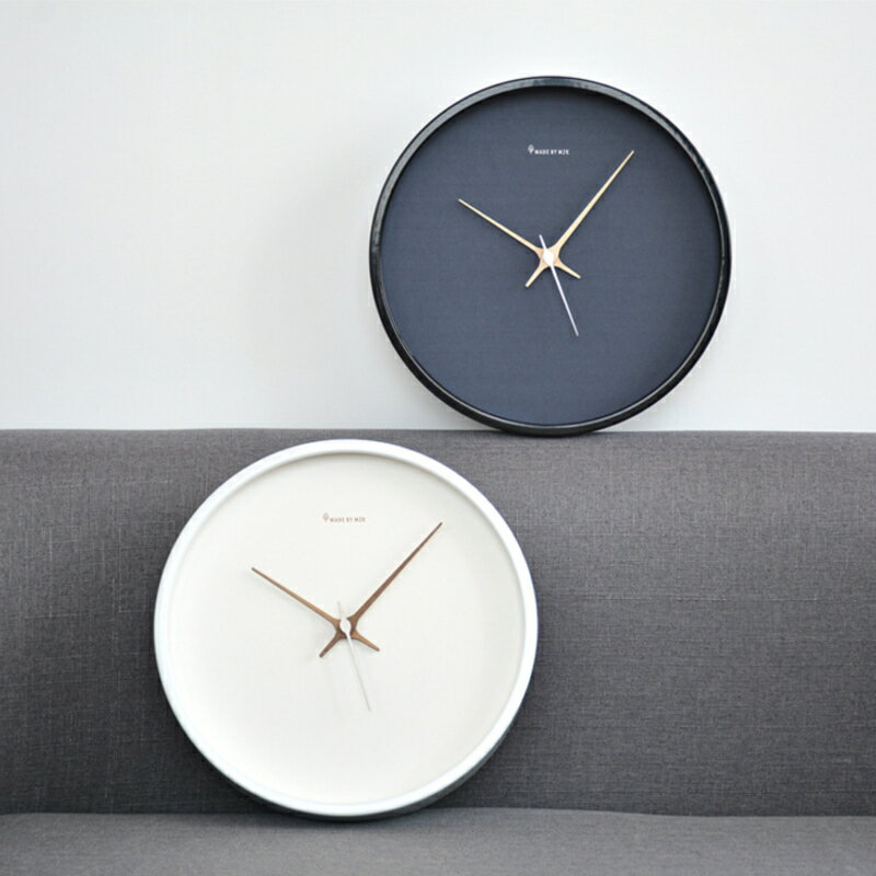 【クーポン5,000円OFF】【ポイント5倍】【送料無料 ※北海道・沖縄・離島除く 】 GMS02993 掛け時計 おしゃれ ハイセンス シンプル ミニマル 壁掛け時計 モダン デザイン 静音 連続秒針 金属製 アイアン ホワイト 白色 ブラック 黒色 30cm 壁掛け 時計 [2]