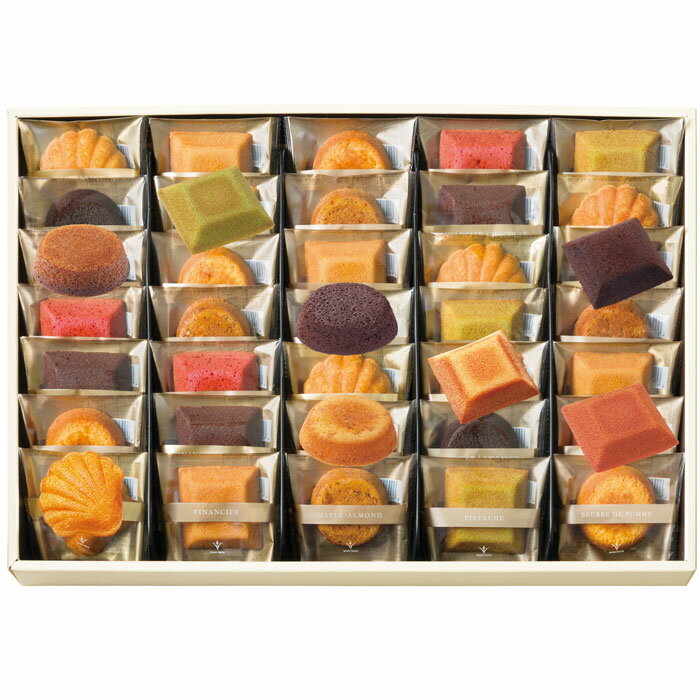 《1箱の内容》 内容／（メープルアーモンドケーキ・マドレーヌ・りんごバターケーキ・フィナンシェ）各5、（いちごバターケーキ・フィナンシェ〈ピスタチオ・ショコラ〉）各4、チョコオレンジケーキ×3 箱サイズ／320×476×44mm ※半生菓子...