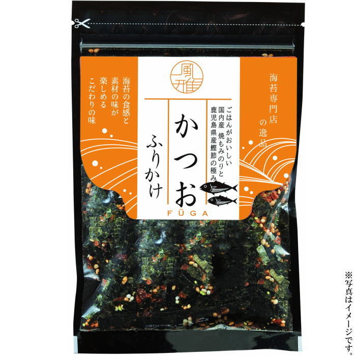 内容／平袋　かつおふりかけ1袋(40g) 箱：無し 海苔へのこだわり 海苔専門店である風雅が、有明海産の焼もみのりをたっぷり使用したふりかけを作り始めてから、皆様より多くの支持を頂いております。「味」「香り」「食感」「くちどけ」が優れている有明海産の焼きのりをたくさん食べていただきたいという思いから作り上げました。 国内産の焼もみのりと鹿児島産のかつお節をたっぷり使用しました。。