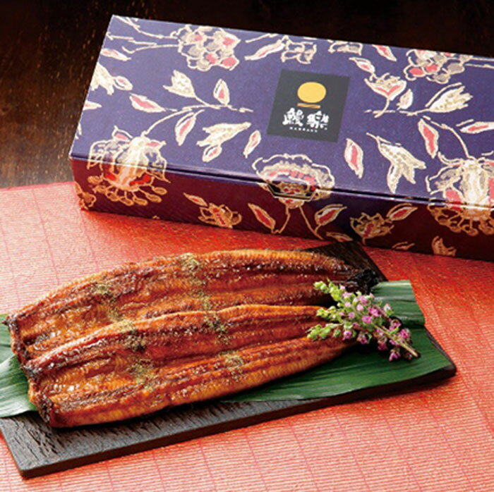 内容／蒲焼長焼2尾(計約400g)・たれ・山椒各2個・うなぎ（九州産）/［日本製］・ 箱サイズ／32×14×6cm・582g 賞味期限／出荷日より冷凍約30日 アレルゲン／小麦・大豆 【配送方法】　クール便(冷凍) 九州産うなぎの中から肉質や味などを厳重に選び抜き、身のやわらかな旨みのある原料を使用しています。着色料不使用のこだわりのたれで、素材の味を生かしながら炭火を使い丹念に焼きあげました。