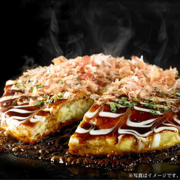 内容／お好み焼豚玉220g・ソース25g・ホワイトソース（マヨネーズ風味）10g・かつお節1g・あおさ0.2g×各10 箱サイズ／33×21×38cm 重量／3040g アレルゲン／小麦・卵・乳成分・豚肉・大豆・山芋・りんご 賞味期限／冷凍365日 製造地：岡山県 【配送方法】　クール便(冷凍) 大阪千日前の「千房」からお好み焼き、本場の味を楽しめます。