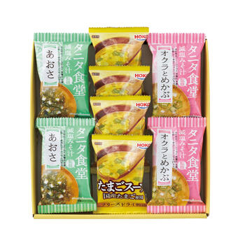 商品情報 名称減塩みそ汁・こだわりスープギフト（8食） 内容量タニタ食堂監修減塩みそ汁（あおさ・オクラとめかぶ）各2・宝幸たまごスープ×4 賞味期限出荷時に30日以上の商品をお届けいたします。 サイズ箱サイズ：箱230×215×40mm アレルギー卵・小麦 メーカー品番TH-BJ 販売者※各商品に記載◇◆ラッピングについての詳細はこちら◆◇ 画像 減塩みそ汁・こだわりスープギフト（8食） ギフト プレゼント 内祝い お返し 出産祝い 結婚祝い 誕生日 おしゃれ 送料無料 ＼ 大切な方への贈り物に ／ 丸の内タニタ食堂の減塩みそを使用し、だしを加えておいしく仕上げたみそ汁と、国産たまごを使った、たまごスープのセット。保存や持ち運びに便利です。 丸の内タニタ食堂の減塩みそを使用し、だしを加えておいしく仕上げたみそ汁と、国産たまごを使った、たまごスープのセット。保存や持ち運びに便利です。?タニタ食堂監修 「米みそ」使用の減塩みそ汁?オクラとめかぶオクラとめかぶのねばねば具材にゴマで風味をプラスしました。あおさ風味豊かなあおさと定番の豆腐の組み合わせです。なすジューシーななすとわかめ、ねぎの組み合わせです。たまごスープ国産たまごを使用。ふんわりした卵の食感が楽しめます。 ◇複数の商品をご注文いただいた場合には、別口配送となる可能性がございます。 また複数注文の出荷完了メールは、各商品についてお送りしております。 ＜商品詳細＞ タニタ食堂監修減塩みそ汁（あおさ・オクラとめかぶ）各2・宝幸たまごスープ×4 【賞味期限】出荷時に30日以上の商品をお届けいたします。 【箱サイズ・重量】箱サイズ：箱230×215×40mm 【アレルギー品目】卵・小麦 ★贈り物用途★ お中元 お歳暮 母の日 父の日 敬老の日 お供え 法事 内祝い お返し ★こんな方へ★ 両親 祖父母 上司 高齢者 一人暮らしの方