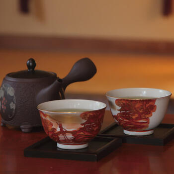 商品情報 名称産地銘茶詰合せ　TYS-50 賞味期限出荷時に30日以上の商品をお届けいたします。 重量510g メーカー品番TYS-50 販売者※各商品に記載◇◆ラッピングについての詳細はこちら◆◇ 画像 産地銘茶詰合せ　TYS-50 ギフト プレゼント 内祝い お返し 出産祝い 結婚祝い 誕生日 おしゃれ 送料無料 ＼ 大切な方への贈り物に ／ 有名茶処　静岡茶と知覧茶の詰合せです。渋み・旨味・甘味のバランスがとれた静岡深蒸し煎茶と爽やかな香りとまろやかな甘味の知覧深蒸し煎茶を詰合せました。それぞれのお味をお楽しみください。 有名茶処　静岡茶と知覧茶の詰合せです。渋み・旨味・甘味のバランスがとれた静岡深蒸し煎茶と爽やかな香りとまろやかな甘味の知覧深蒸し煎茶を詰合せました。それぞれのお味をお楽しみください。 ◇複数の商品をご注文いただいた場合には、別口配送となる可能性がございます。 また複数注文の出荷完了メールは、各商品についてお送りしております。 ＜商品詳細＞ 【賞味期限】出荷時に30日以上の商品をお届けいたします。 【箱サイズ・重量】510g ★贈り物用途★ お中元 お歳暮 母の日 父の日 敬老の日 お供え 法事 内祝い お返し ★こんな方へ★ 両親 祖父母 上司 高齢者 一人暮らしの方