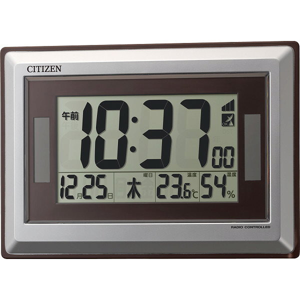 シチズン CITIZEN ソーラー電源電波時計 8RZ182-019 電波時計 デジタル 置き時計 壁掛け時計 温湿度計 カレンダー表示 掛置兼用 ソーラー発電 ハイブリッド エコ 時刻自動調整 ギフト プレゼント明るい場所ではソーラーパネルで発電し、暗い場所では補助電池で動作する、シチズンのハイブリッドソーラー電波時計です。面倒な時刻調整の手間がかからない正確な電波式に加え、電池寿命が長いエコ設計が魅力。画面には時間だけでなく、健康管理に欠かせないお部屋の温度と湿度、さらに便利なカレンダーをデジタルで常時表示します。会社の開業祝いやご新築祝い、ご長寿を祝う還暦祝いなどに最適です。ソーラー発電と電池駆動を自動で切り替えるエコなデジタル電波時計。温湿度表示とカレンダーを備え、掛置兼用で使えます。■ この商品はこんな用途におすすめです● 開業祝い：電池交換の手間が極めて少なく、日付や温湿度チェックもできるエコな電波時計は、オフィスの開業祝いに喜ばれます。● 新築祝い：リビングや書斎などお好みのスタイルで設置できる、デザイン性の高いデジタル電波時計は新築祝いに最適です。● 還暦祝い：文字が大きくて見やすく、電池切れの心配が少ない高品質なシチズン製の時計は、還暦や長寿のお祝いにぴったりです。■ 商品の特徴● ソーラー発電と補助電池を併用した地球に優しいエコなハイブリッド電源仕様● お部屋の快適な環境管理に役立つデジタル温度計と湿度計を搭載● スタンドと掛け穴の両方を備え、壁掛けでも卓上でも使える便利な掛置兼用設計● 時刻情報を乗せた標準電波を受信し常に正確な現在時刻を表示ブランドシチズンシリーズ-メーカー型番8RZ182-019素材プラスチック枠サイズ・内容ソーラー電源＋補助電池使用（明るい場所ではソーラー電源で、暗い場所では補助電池で動きます）●カレンダー・温度・湿度表示●掛置兼用（スタンド付）●単3乾電池2本使用（別売）（26×18．2×3．3cm）原産国中国 【お届けについて】 シャディ取扱い商品（カタログギフトを除く）は、原則として産地・メーカー直送またはお取り寄せ商品となります。日々在庫状況を確認しておりますが、在庫状況によってはお届けまでにお時間をいただく場合がございます。ご注文状況
