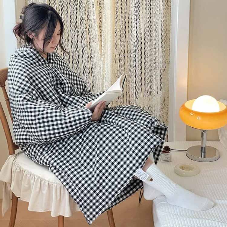 パジャマ 防寒 おしゃれ ルームウェア 羽織 防寒着 着る毛布 防寒ブランケット 着るブランケット メンズ 部屋着 レディース 枕 クッション 暖かい あったか ふわふわ 暖かい 冬 かぶれる 寒さ対策 着る布団 膝掛け かわいい オフィス あったか gigawave-10014934 GIGAWAVE サンプル画像2
