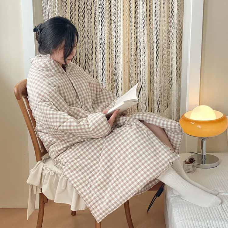 パジャマ 防寒 おしゃれ ルームウェア 羽織 防寒着 着る毛布 防寒ブランケット 着るブランケット メンズ 部屋着 レディース 枕 クッション 暖かい あったか ふわふわ 暖かい 冬 かぶれる 寒さ対策 着る布団 膝掛け かわいい オフィス あったか gigawave-10014934 GIGAWAVE サンプル画像3