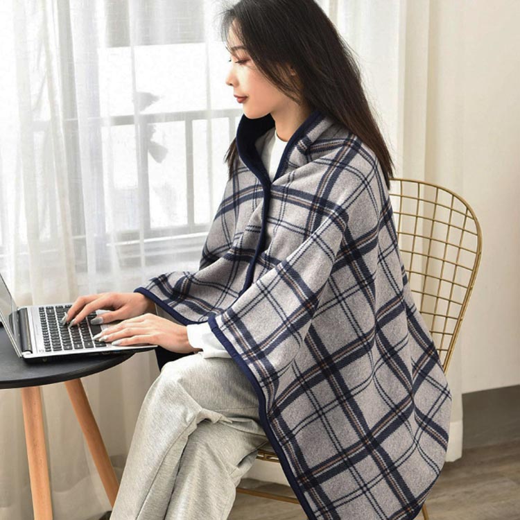 巻きスカート 毛布 ひざ掛け 膝掛け ひざかけ スナップボタン付き 着る毛布 ふわふわ 寝具 ブランケット 厚手 もこもこ 腰巻き 軽い 防寒 ボア 冬 あたたかい 着る 腰 巻ける ギフト 暖かい 羽織る デスクワーク 冷え対策 防寒 プレゼント 大判 [3]