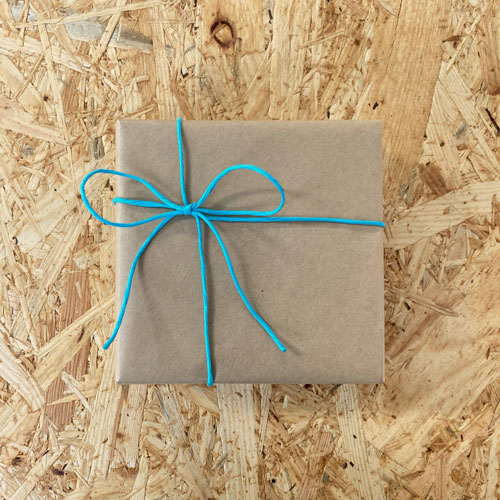 【ラッピングのみ注文不可】クラフト紙+水色リボン(※熨斗非対応)《ギフトラッピング》※ラッピング希望の商品も、別途ご注文ください。