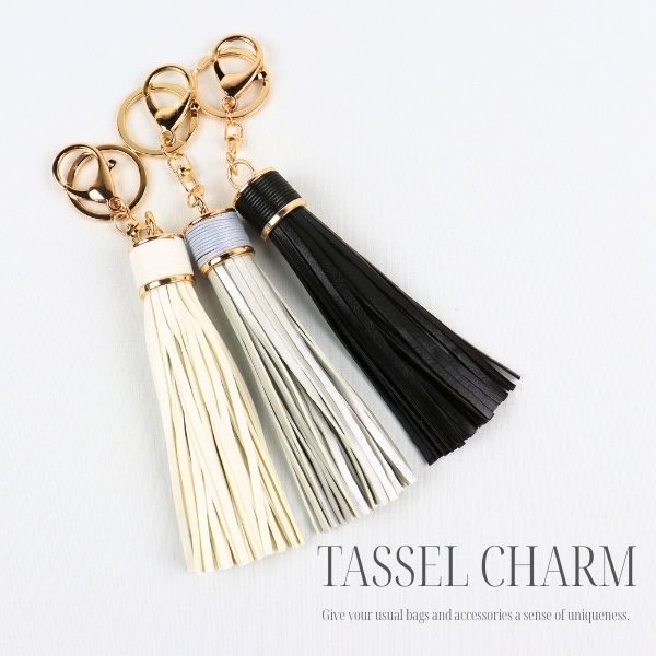 タッセル フリンジ キーホルダー チャーム キーチャーム キーリング ストラップ アクセサリー バッグ 軽量 レディース おしゃれ シンプル 小物 シンプル かわいい ギフト プレゼント