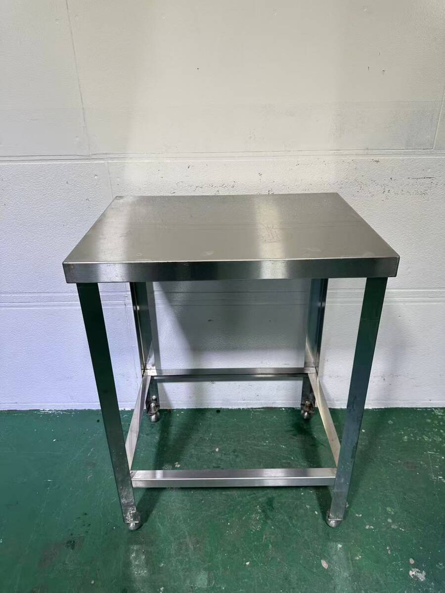 乐天商城 - 【中古品】番号A673◆ステンレス　作業台　幅600×奥行450×高さ800　点検済み☆ 【厨房市場八尾店】調理台　小スペース向け　奥行45センチ