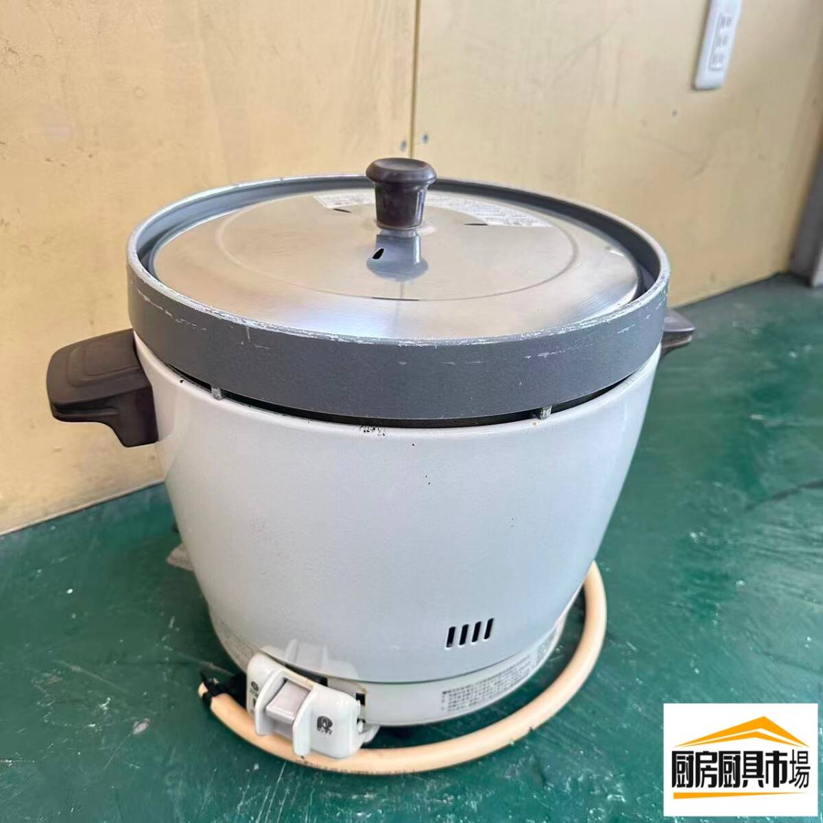 乐天商城 - 【中古品】番号A763◆リンナイ　炊飯器　RR-20SF2(A) 都市ガス 20年　幅430×奥行330×高さ330　点検済み☆ 【厨房市場平野店】業務用　　ガス炊飯器　炊飯量1.4～4.0リットル