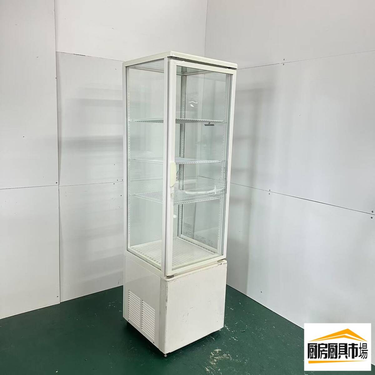 乐天商城 - 【中古品】番号A558◆サンデン　4面ガラス冷蔵ショーケース　AGV-200XB　幅500×奥行520×高さ1760　点検済み☆ 【厨房市場平野店】業務用　縦型　コンパクト　小スペース向け　炭酸飲料　缶飲料　冷蔵食品