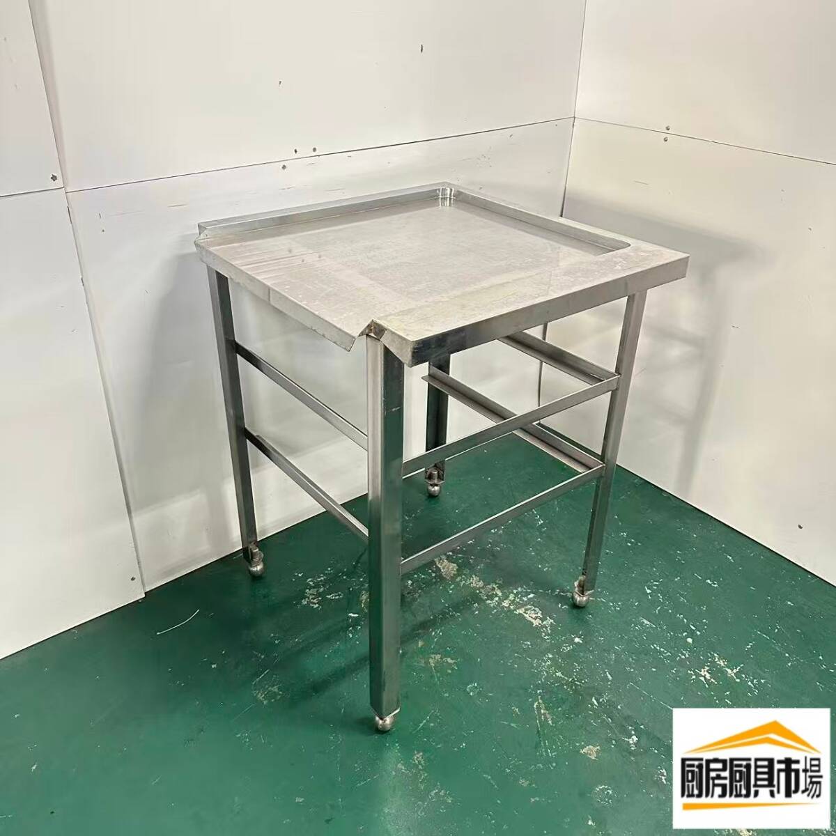Rakuten - 業務用 作業台 中古 ステンレス作業台 厨房機器 店舗用 厨房設備 飲食店 カフェ 居酒屋 ラーメン店 開業準備 調理台 水切り 食器洗浄機用 レール付き 洗い場 補助台 省スペース 幅630×奥行650×高さ840 引き出し棚なし A796 平野店