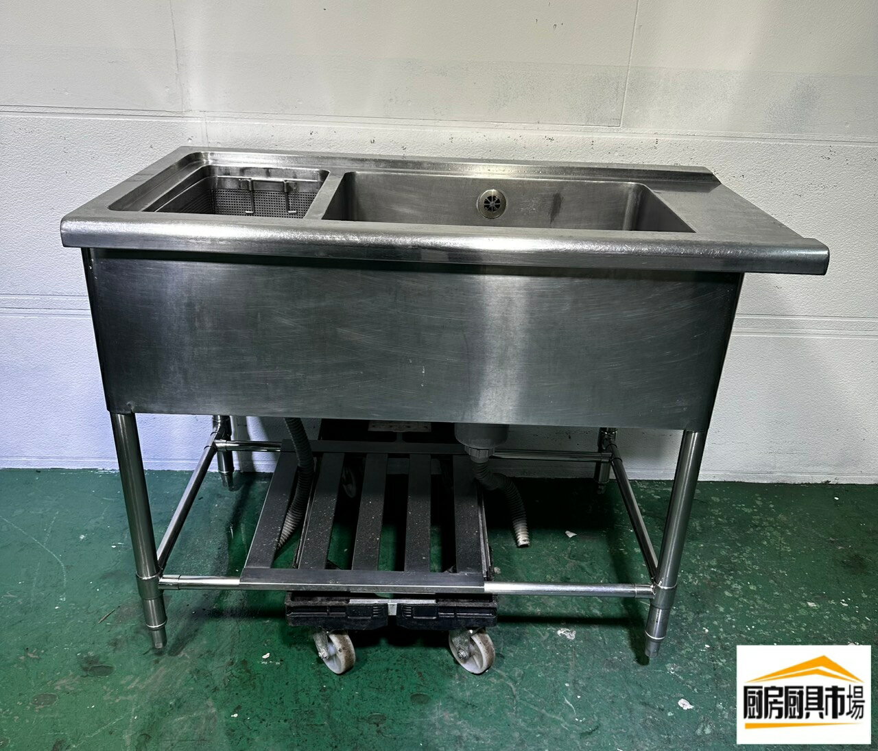 One-Part - 業務用 1槽シンク 中古 ステンレスシンク 幅1120×奥行650×高さ800mm 厨房シンク 大型シンク 店舗用 飲食店 カフェ 居酒屋 レストラン 厨房機器 厨房設備 洗い場 仕込み場 食器洗浄 下処理 補助シンク 作業場 開業準備 番号A888 厨房市場八尾店