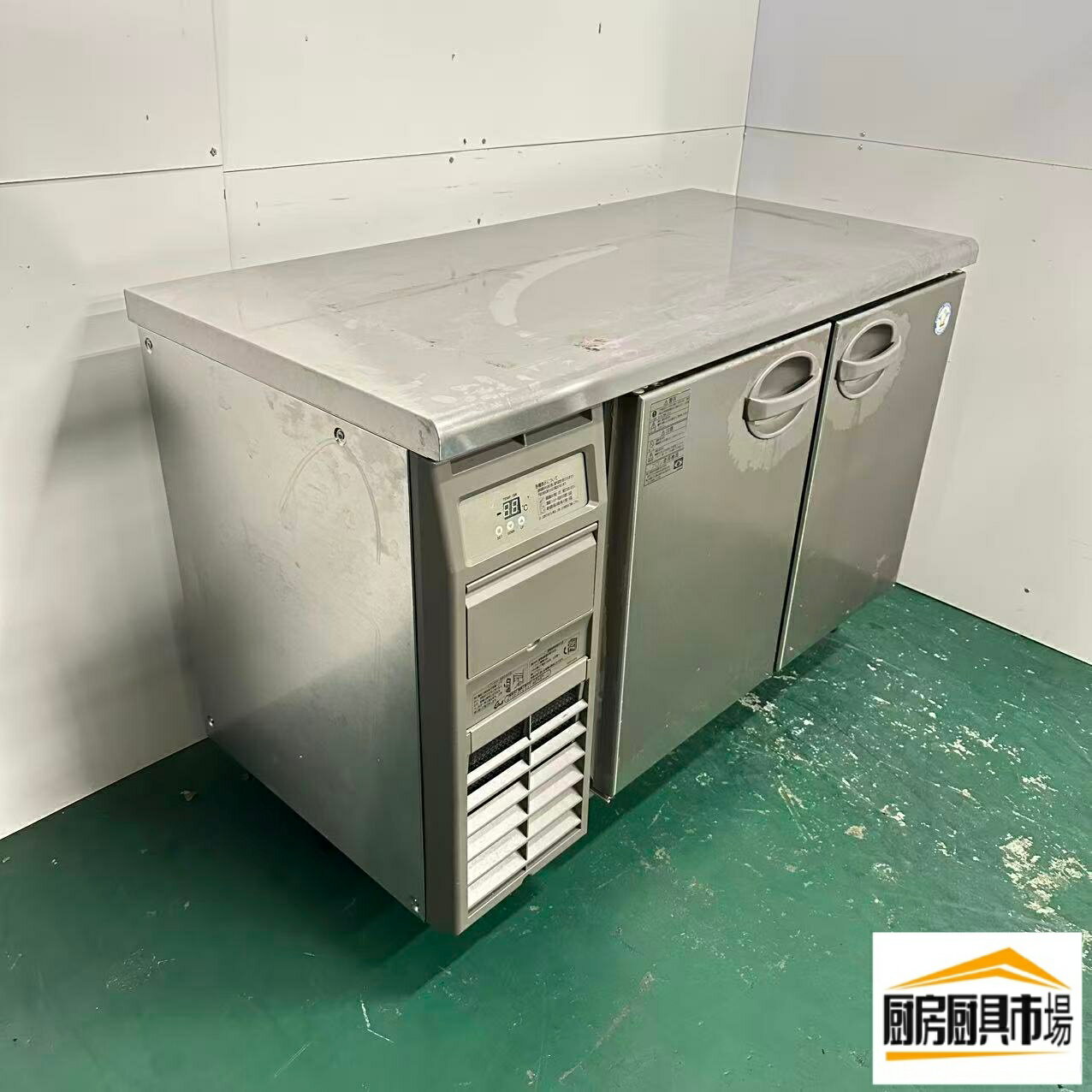 Rakuten - 台下冷蔵庫 中古 フクシマ YRC-120RE2 2019年製 100V 業務用 テーブル形冷蔵庫 コールドテーブル 横型冷蔵庫 作業台兼用 厨房用冷蔵庫 店舗用 飲食店 カフェ 居酒屋 ラーメン店 レストラン 食材保管 省スペース 厨房機器 厨房設備 幅1200×奥行600×高さ800mm 番号893 平野店
