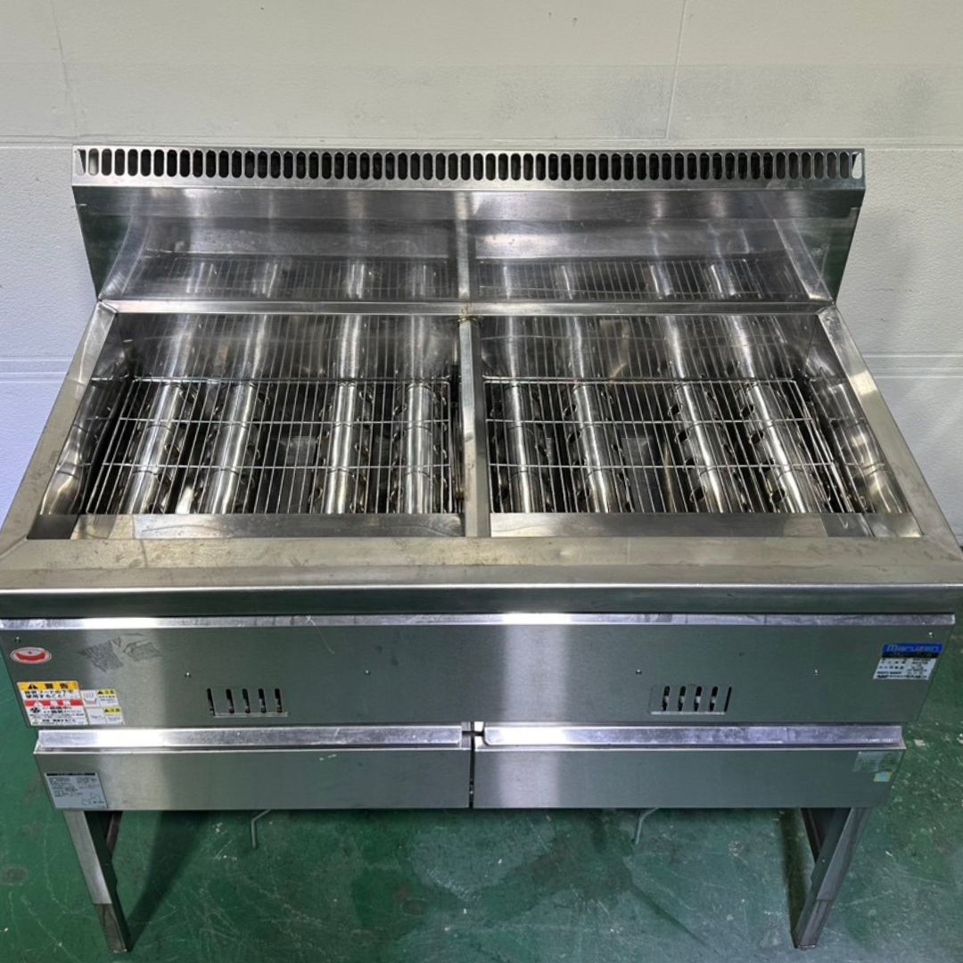 銀河厨房の大型ガスフライヤー 幅1030 中古 業務用 マルゼン MGF 23WK 都市ガス 13A 二槽式 2槽式 ガス式フライヤー 厨房用フライヤー 揚げ物調理 唐揚げ とんかつ 惣菜調理 店舗用 飲食店 弁当店 居酒屋 厨房機器 幅1030×奥行600×高さ800mm Y1063 厨房市場八尾店｜アングル2