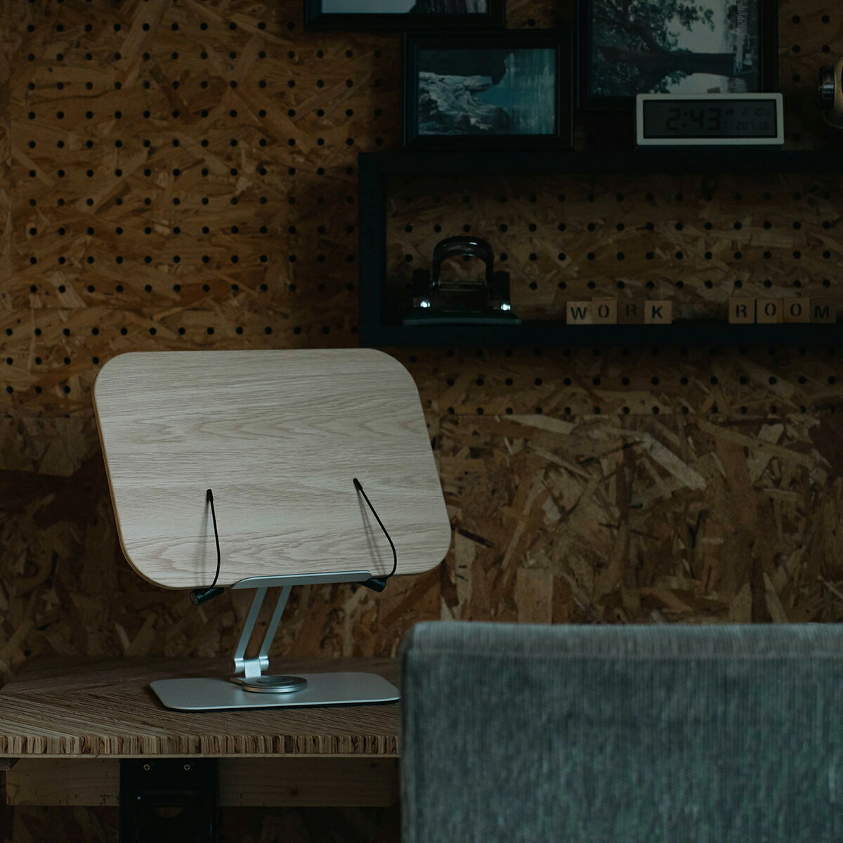 ブックスタンド 書見台 諸面台 楽譜スタンド ブックストッパー ストッパー アーム補助付き ハンズフリー 読書 高品質 無段階調整 卓上ブックスタンド 本立て ...