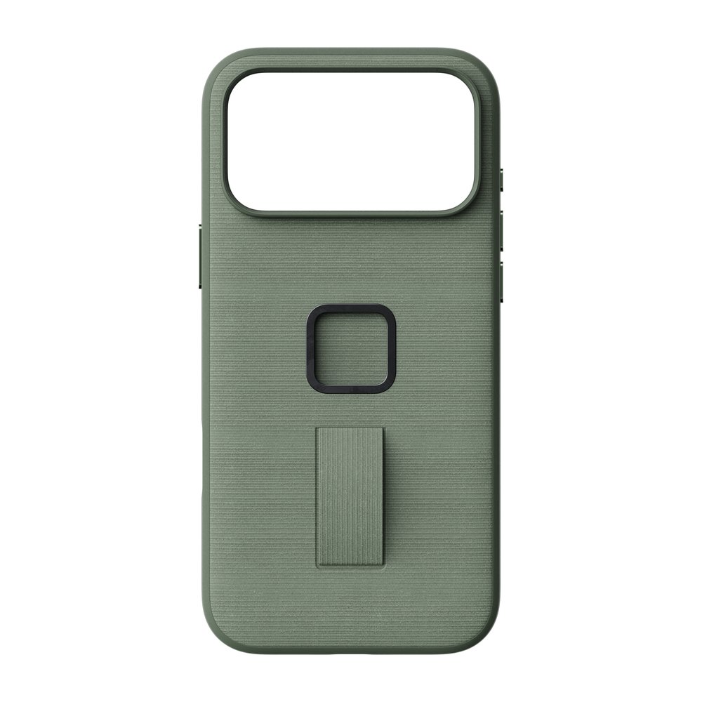 ケース厚 背部 2.4mm バンパー厚 上部・側面 3.4mm、下部 5.6mm 重量 約40g（対応機種により±4g） 製品特徴 2.4mm厚と非常に薄く洗練されたデザインでありながら、操作性、保護性、装着感のすべてを兼ね備えたスマートフォンケース。ケース背面にピークデザイン独自のSlimLink™を備え、スマートフォンをさらに便利に活用できるアクセサリー類をワンタッチで取り付けられるほか、不意の落下を防ぐフィンガーループが付いています。ループはワンタッチで展開でき、不使用時はマグネットで本体にフラットに収納されるため、運動時や撮影時、人混みでの利用など、片手でスマートフォンを保持したいシーンで活躍します。 ケース本体は丈夫で軽いポリカーボネート素材で、表面にはシックな色合いの100％リサイクルナイロンキャンバス生地「Versa Shell™」（チャコール、オーシャン、セージ）と、肌触りの良い人工皮革「クラリーノ®」（ブラック、レッドウッド）を採用。フレームにはTPU素材を使用し、衝撃吸収にも優れています。 ※ Apple MagSafe アクセサリーに対応します。 ※事前に対応機種をご確認ください。 ※ 他社製ワイヤレス充電器との互換性は保証いたしかねます ※商品詳細画像は他カラーを使用している事がございます。 注意：モニターの発色具合により実際のものと色が異なる場合がございます
