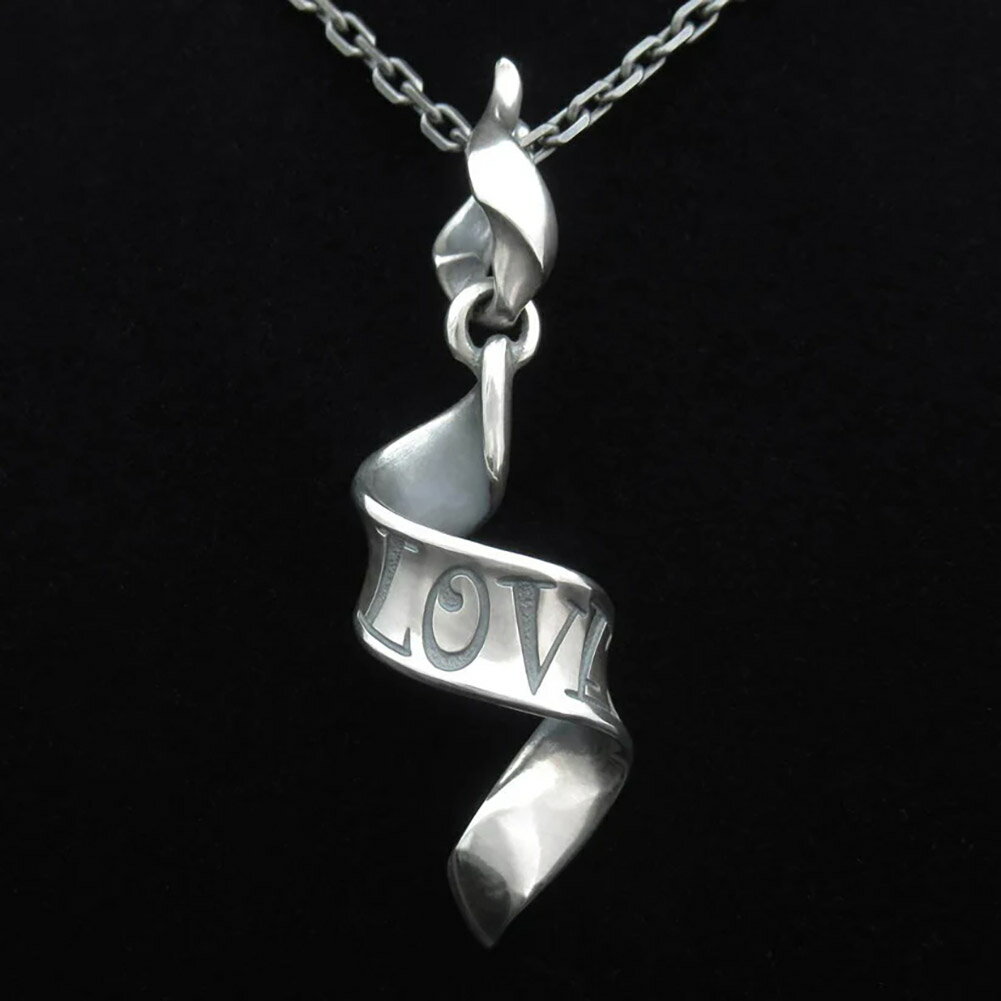 RAT RACE フラッター リボン トップ L ラブ ペンダントトップ チェーンなし シルバー 925 ペンダント 渦 スパイラル メッセージ 文字 メンズ 男性 彼氏 夫 旦那 誕生日 プレゼント 人気 おしゃれ かっこいい ゴシック アンティーク ハード ロック 大きい 長め 存在感