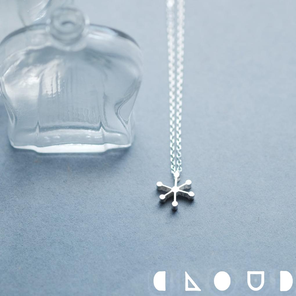 Cloud Jewely 小ぶり 雪の結晶 ネックレス シルバー925 クラウドジュエリー シルエット チェーン 雪の結晶 ペンダント ジュエリー 華やか シルバー925 結晶 シルバー シンプル デコルテ 小ぶり(4)
