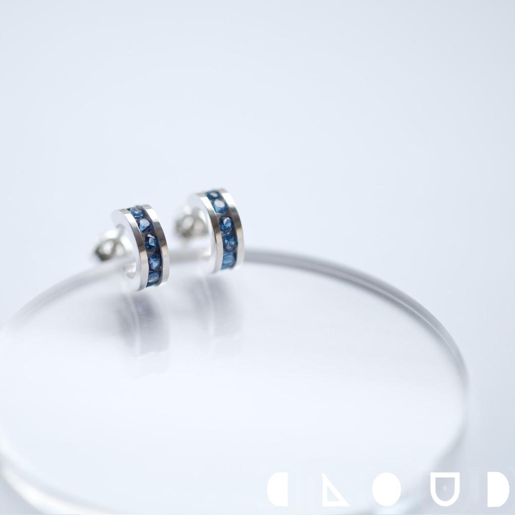 Cloud Jewely Mini サファイア フープ ピアス シルバー925 クラウドジュエリー サファイア レール留め 小粒 フープ ジュエリー シルバー ...