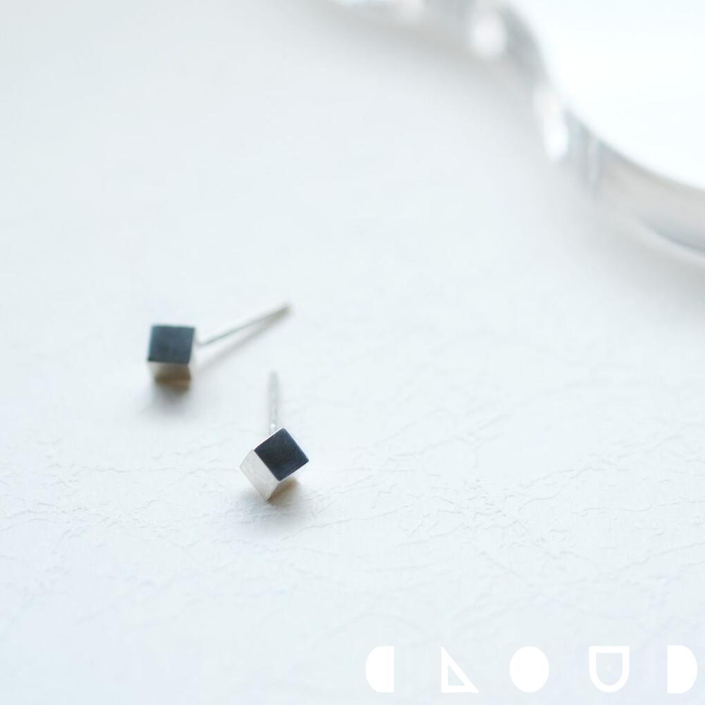 Cloud Jewely ミニ キューブ ピアス シルバー925 クラウドジュエリー イヤーカフ キューブ さりげない スタッド 小ぶり ジュエリー 存在感 立...
