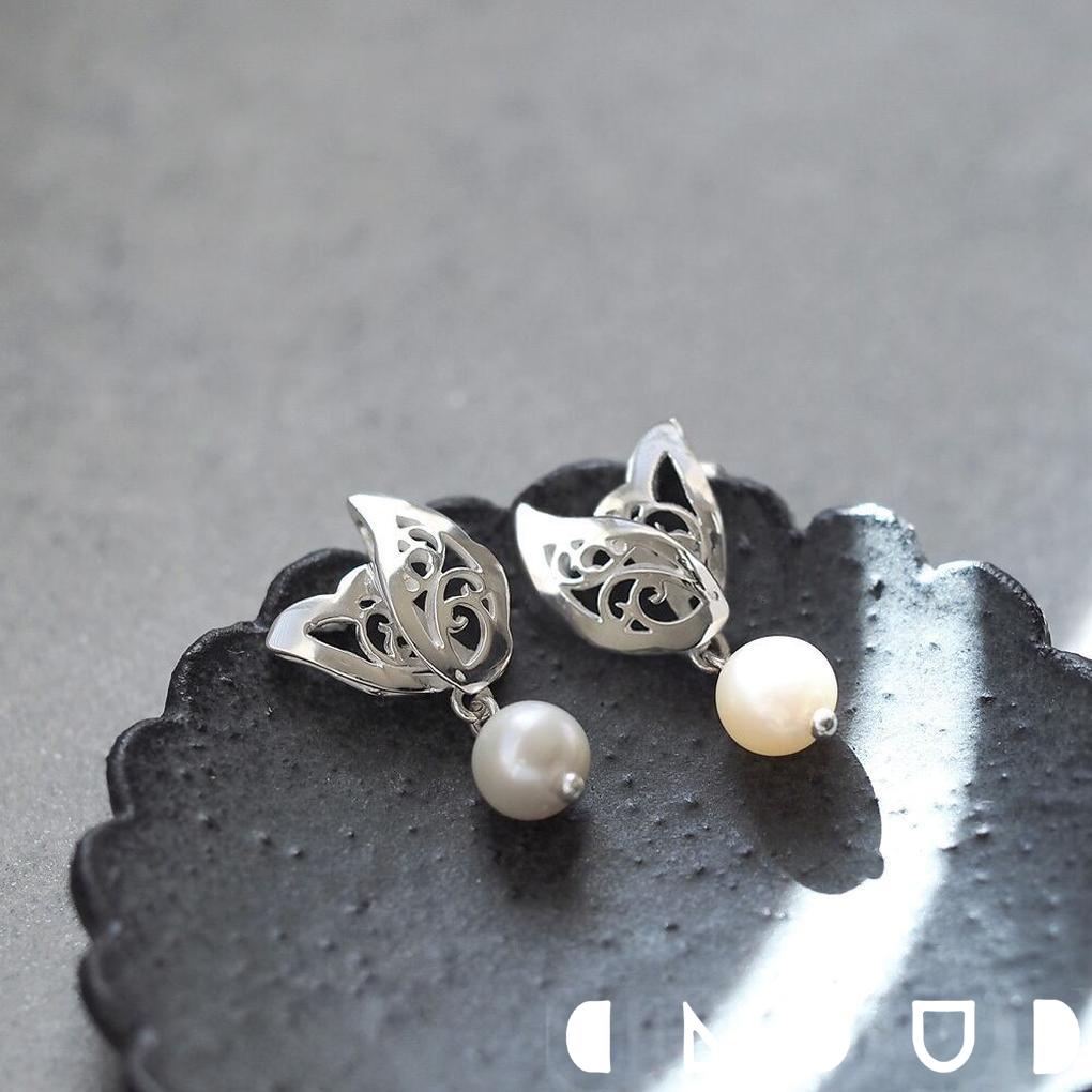 Cloud Jewely Pearl 唐草 チューリップ ピアス シルバー925 クラウドジュエリー 透かし模様 淡水パール チャーム 揺れる 唐草 クラシカル...