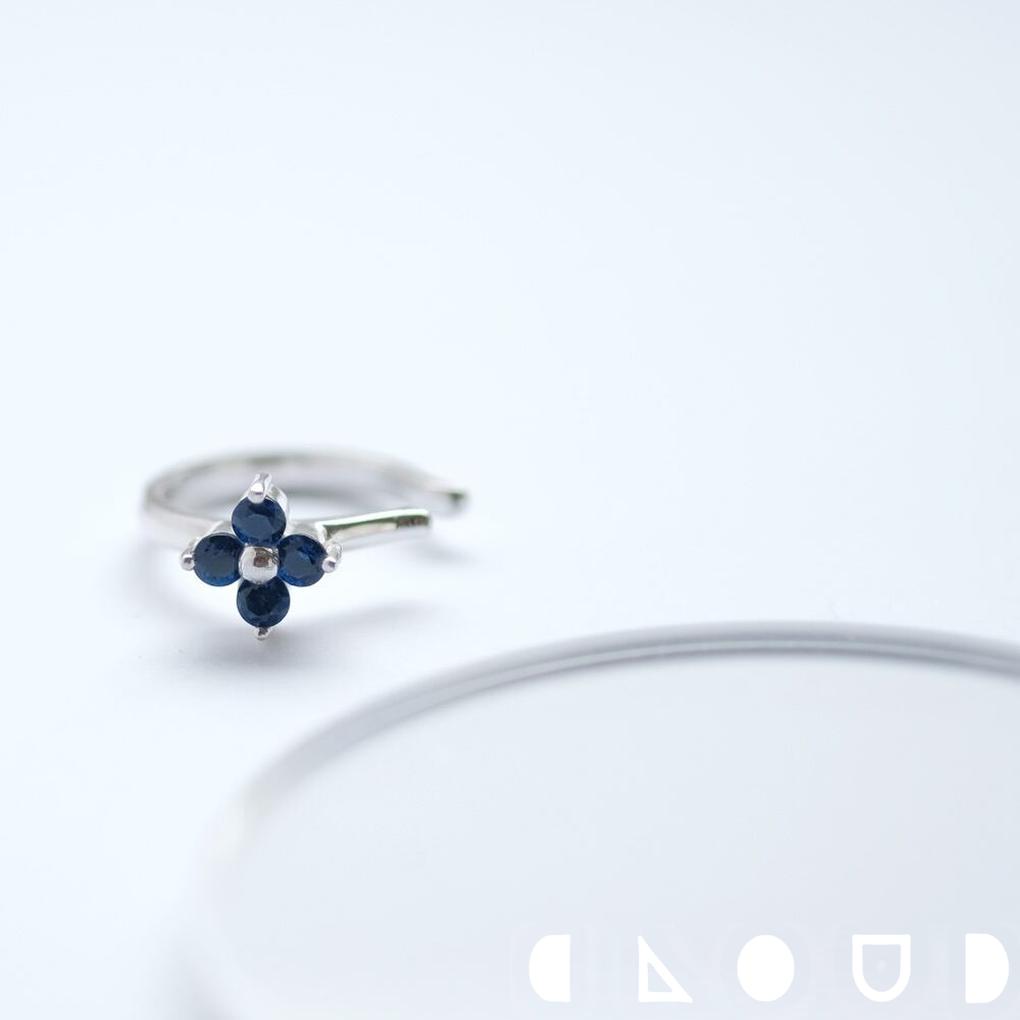 Cloud Jewely サファイア フラワー イヤーカフ シルバー925 クラウドジュエリー フラワー 小ぶり イヤーカフ ファイア 華やか 花びら シルバー サファイア デイリー ジュエリー シンプル シンプルなイヤーカフ シルバー925 合成サファイア(4)