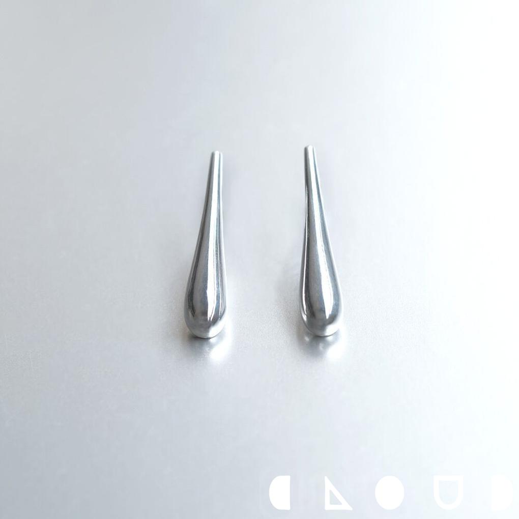 Cloud Jewely 長雨 立体 雨粒 しずく ピアス シルバー925 クラウドジュエリー 立体 シルバー 鏡面仕上げ 上品 スタッド ピアス スタッドピア...