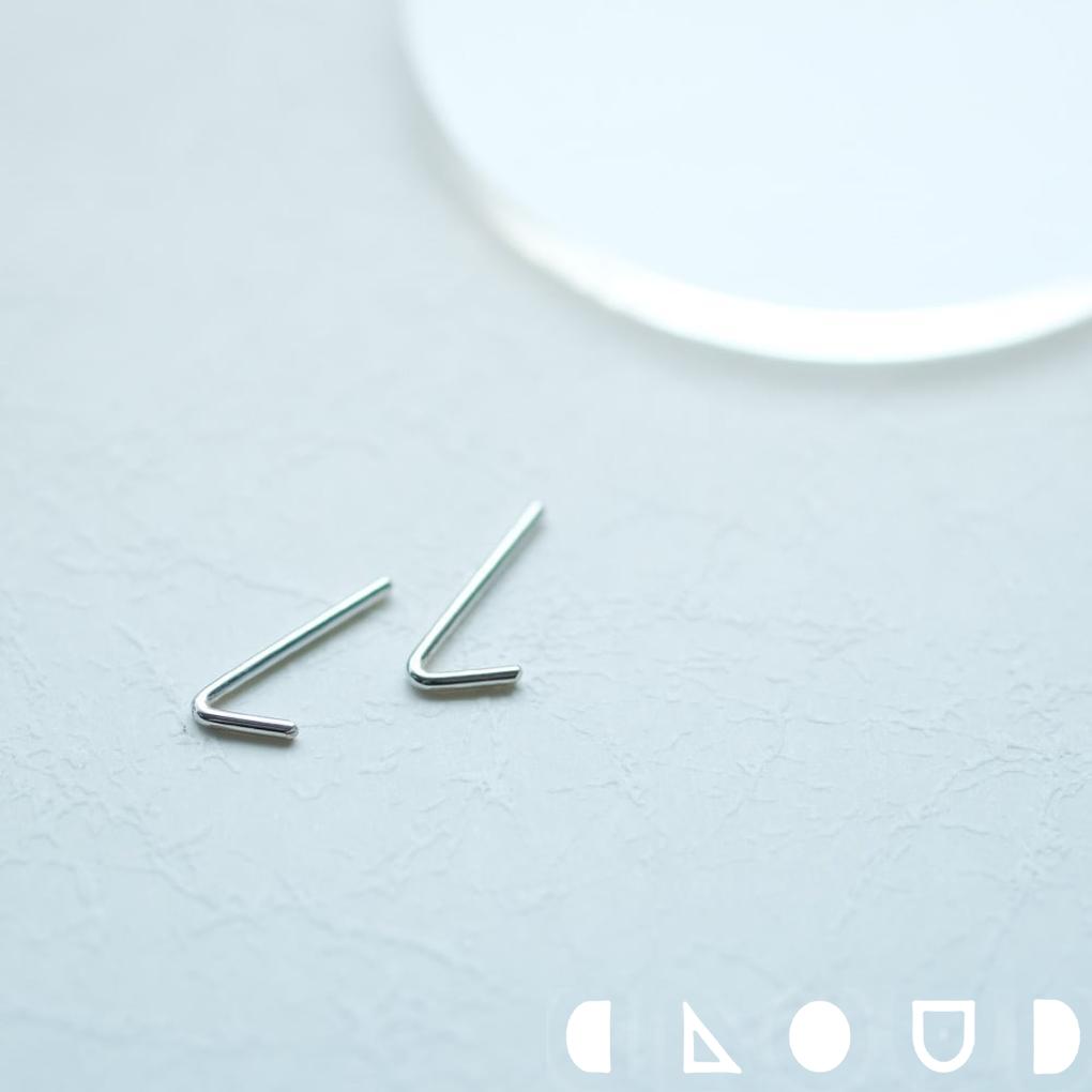 Cloud Jewely 三角 ライン ピアス シルバー925 クラウドジュエリー スタッド ジュエリー 三角 存在感 ピアス スタッドピアス さりげない シル...