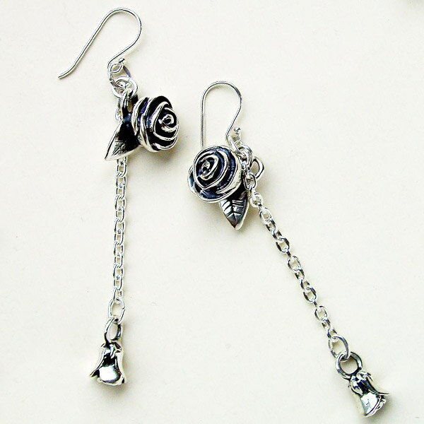 Give Me a Wing 薔薇 ピアス チェーン 付き 2P 両耳用 レディース シルバー シルバー925 バラ 花 フラワー ローズ アンティーク シルバ...