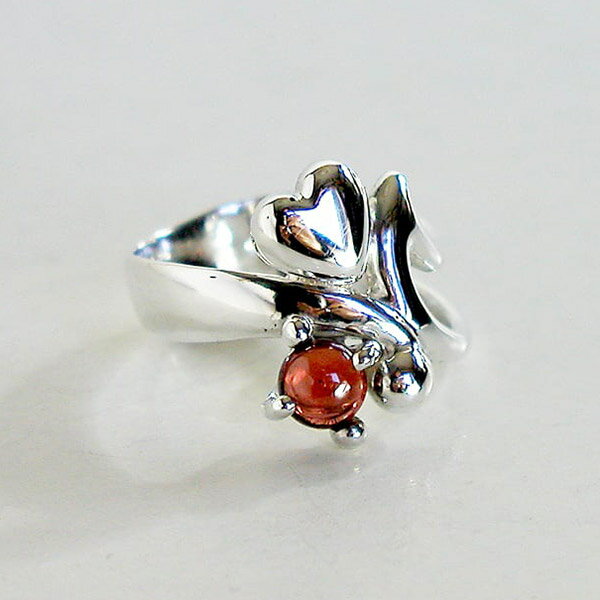 Give Me a Wing ストーン & ハート リング 7~18号 指輪 レディース シルバー925 シルバー 天然石 ガーネット ハート型 大きいサイズ シルバーリング 誕生石 1月 女性 彼女 妻 きれい 大人可愛い 可愛い 誕生日 記念日 ブランド ギフト プレゼント 人気